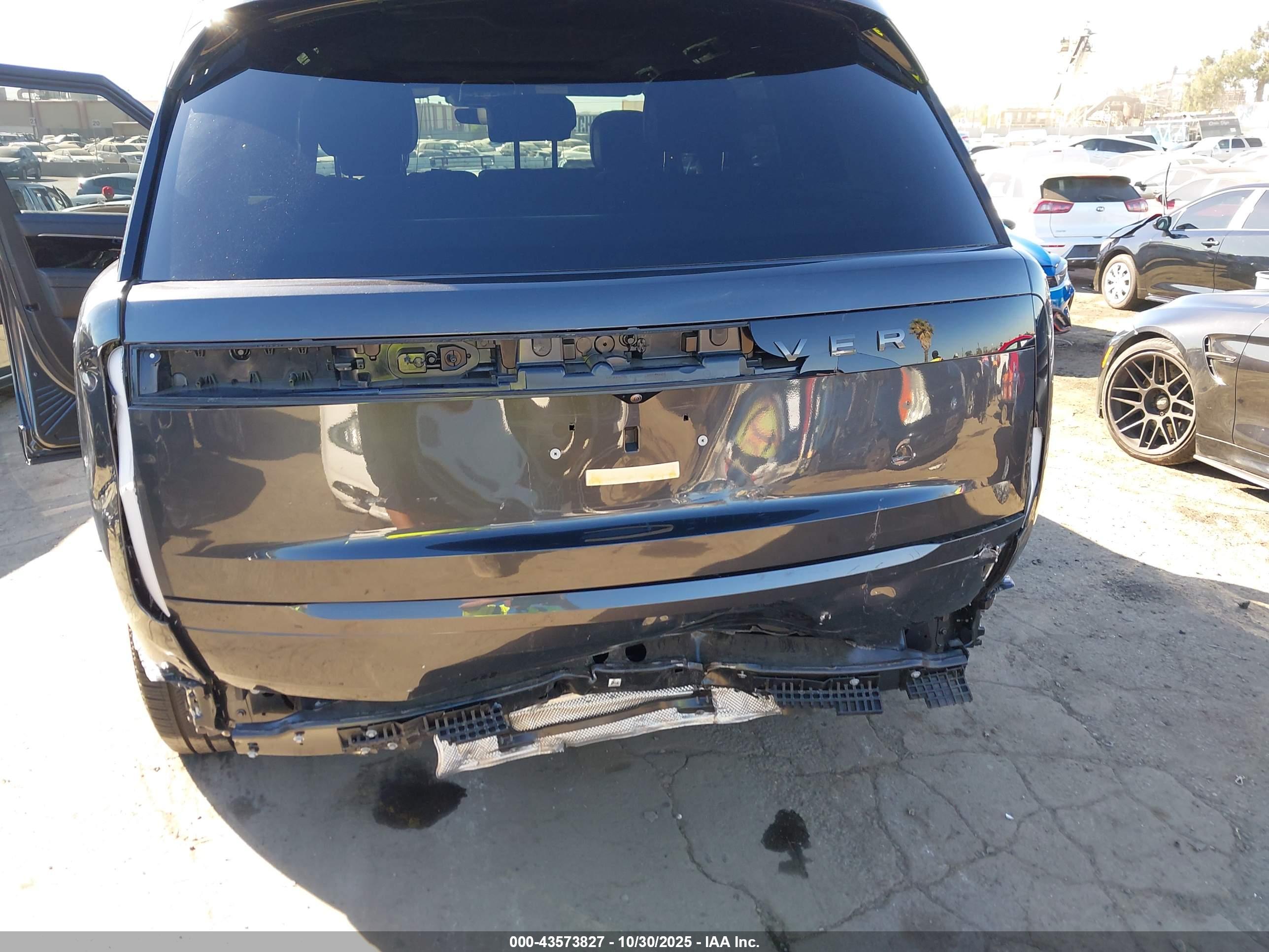 LAND ROVER image 6