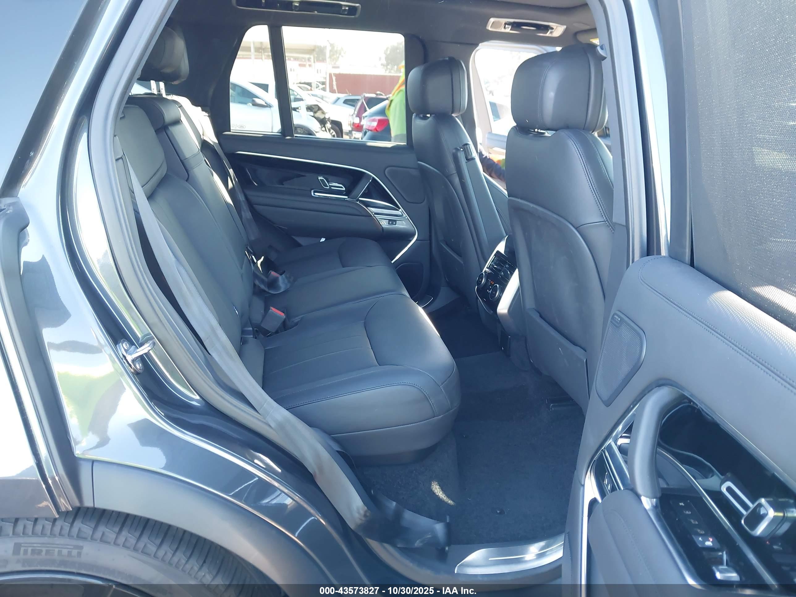 LAND ROVER image 8