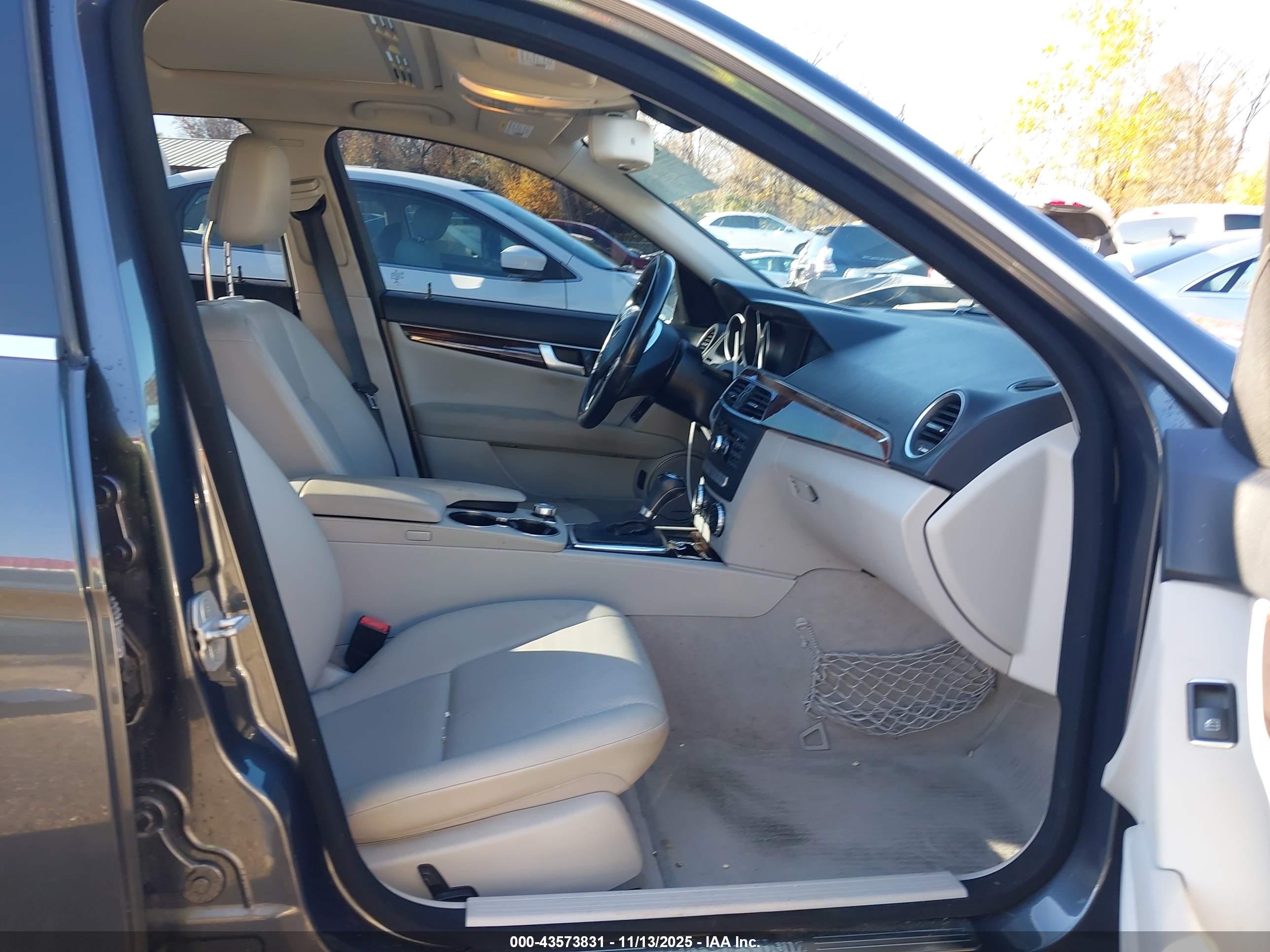 MERCEDES-BENZ C image 5