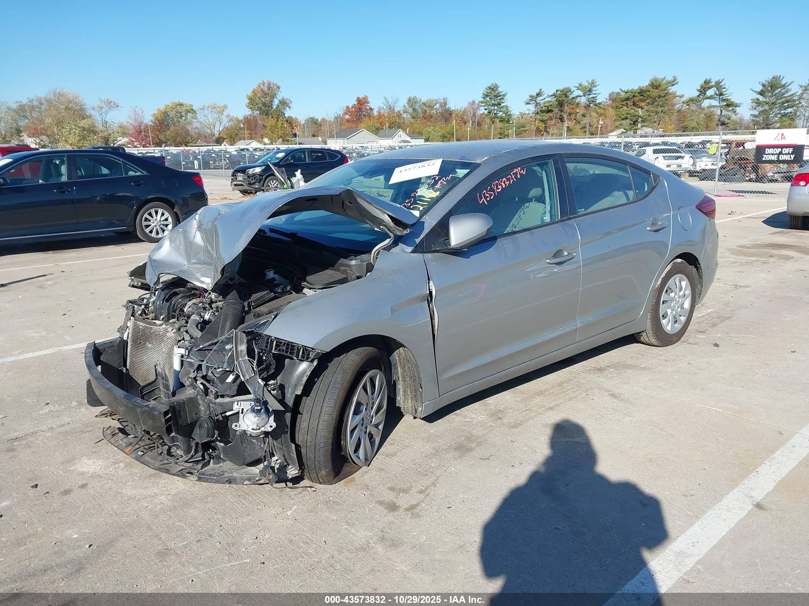 HYUNDAI ELANTRA image 2