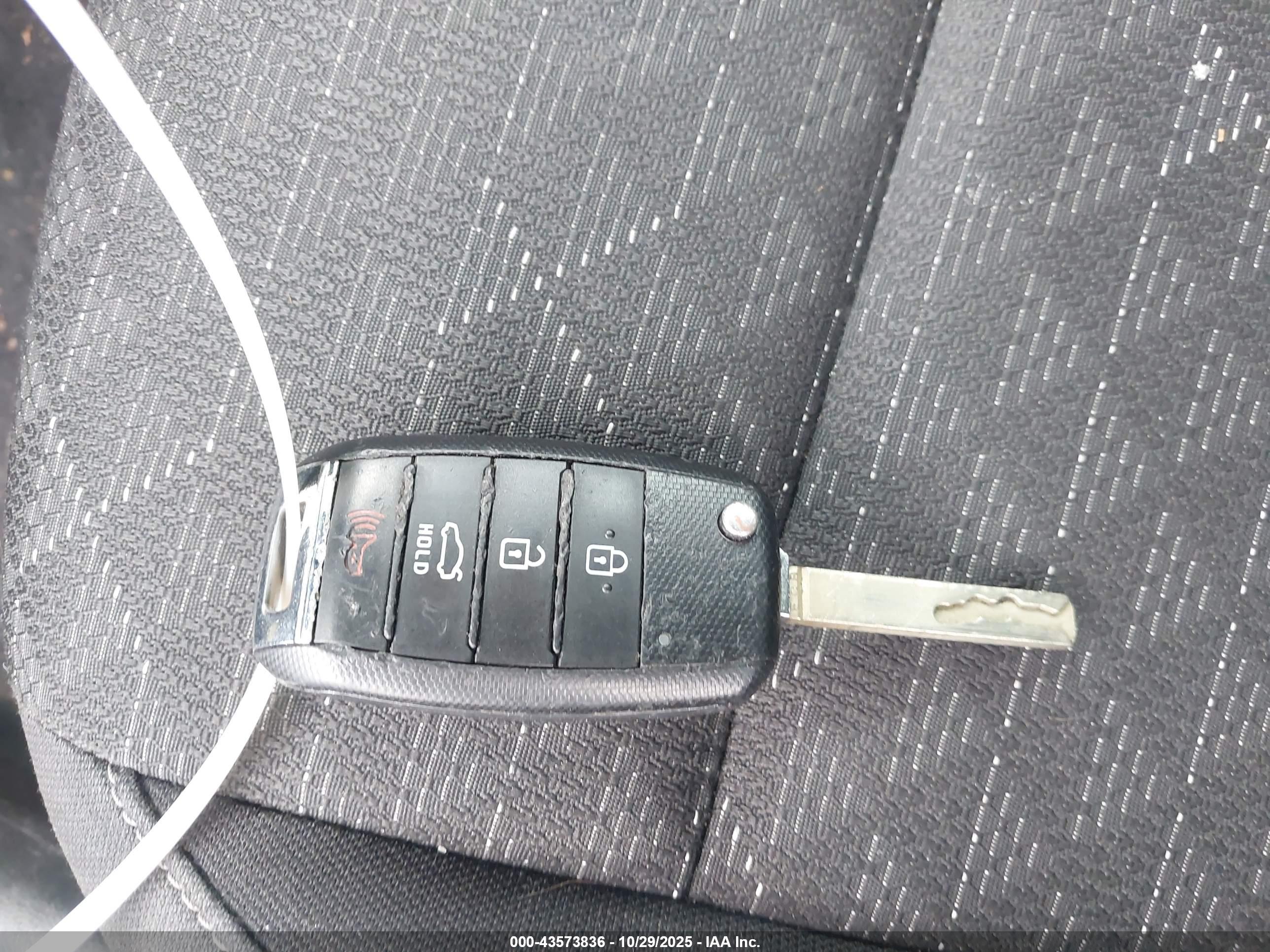 KIA RIO image 11