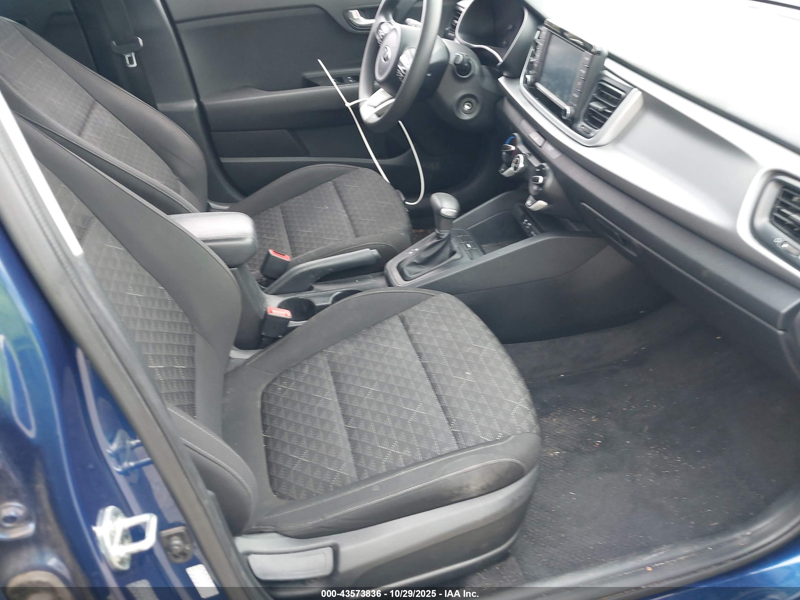 KIA RIO image 5