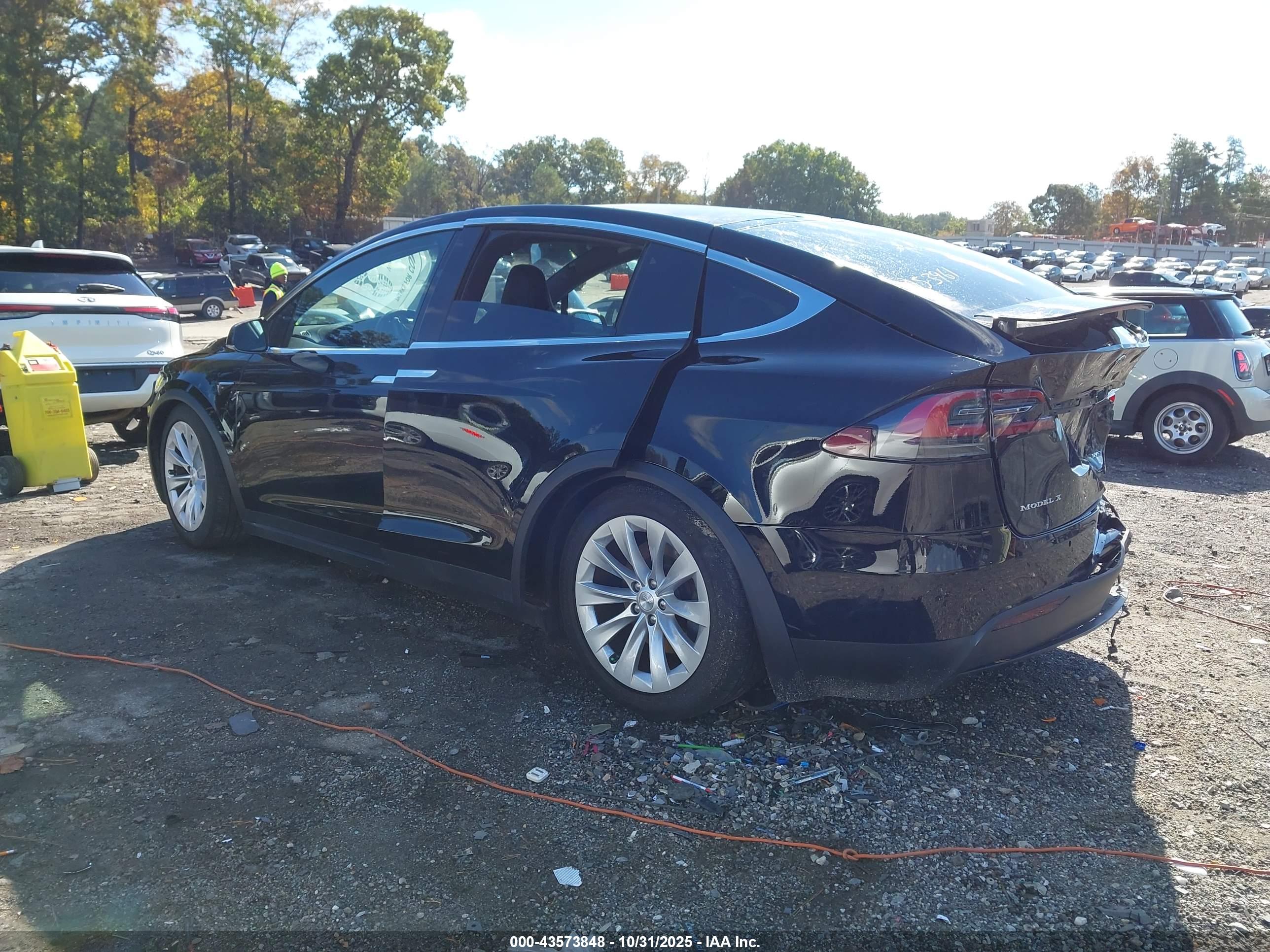 TESLA MODEL image 3
