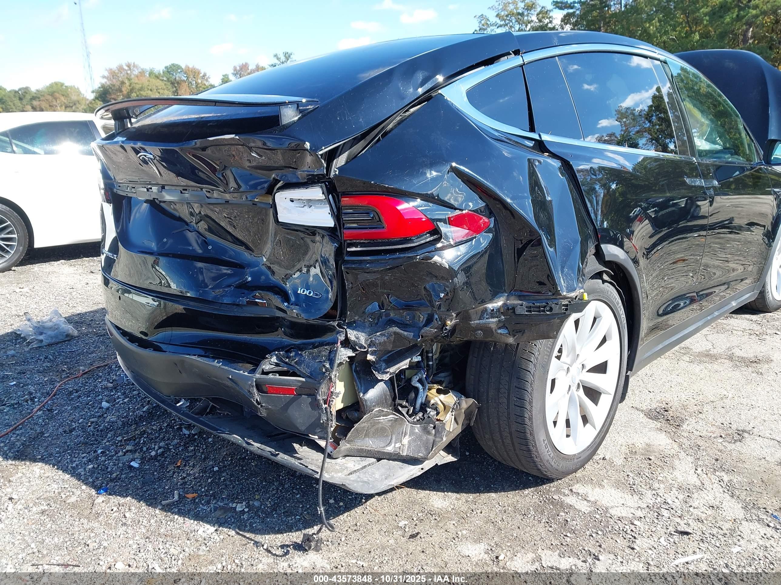 TESLA MODEL image 6