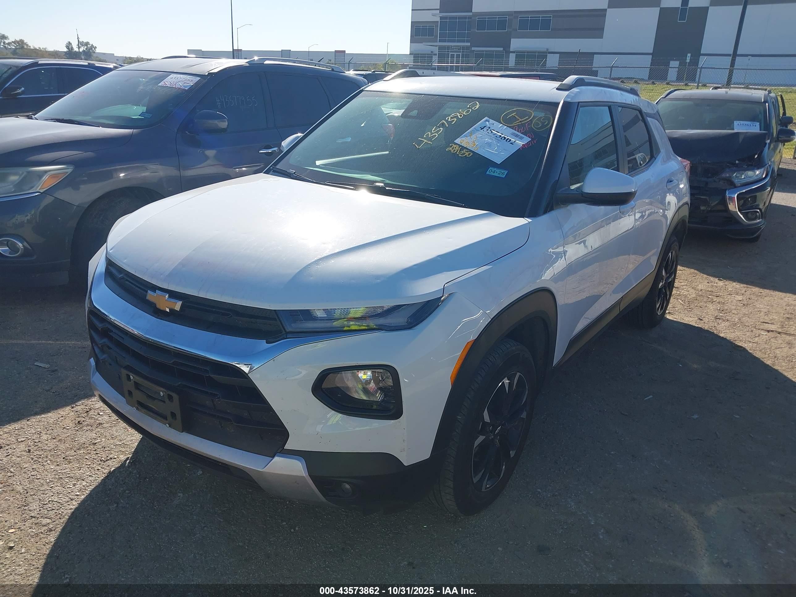 CHEVROLET TRAILBLAZER image 2