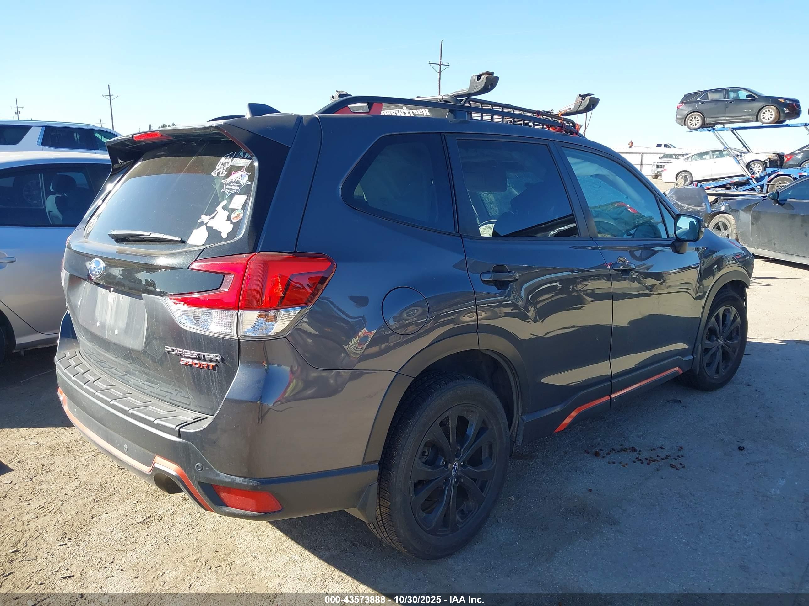 SUBARU FORESTER image 4