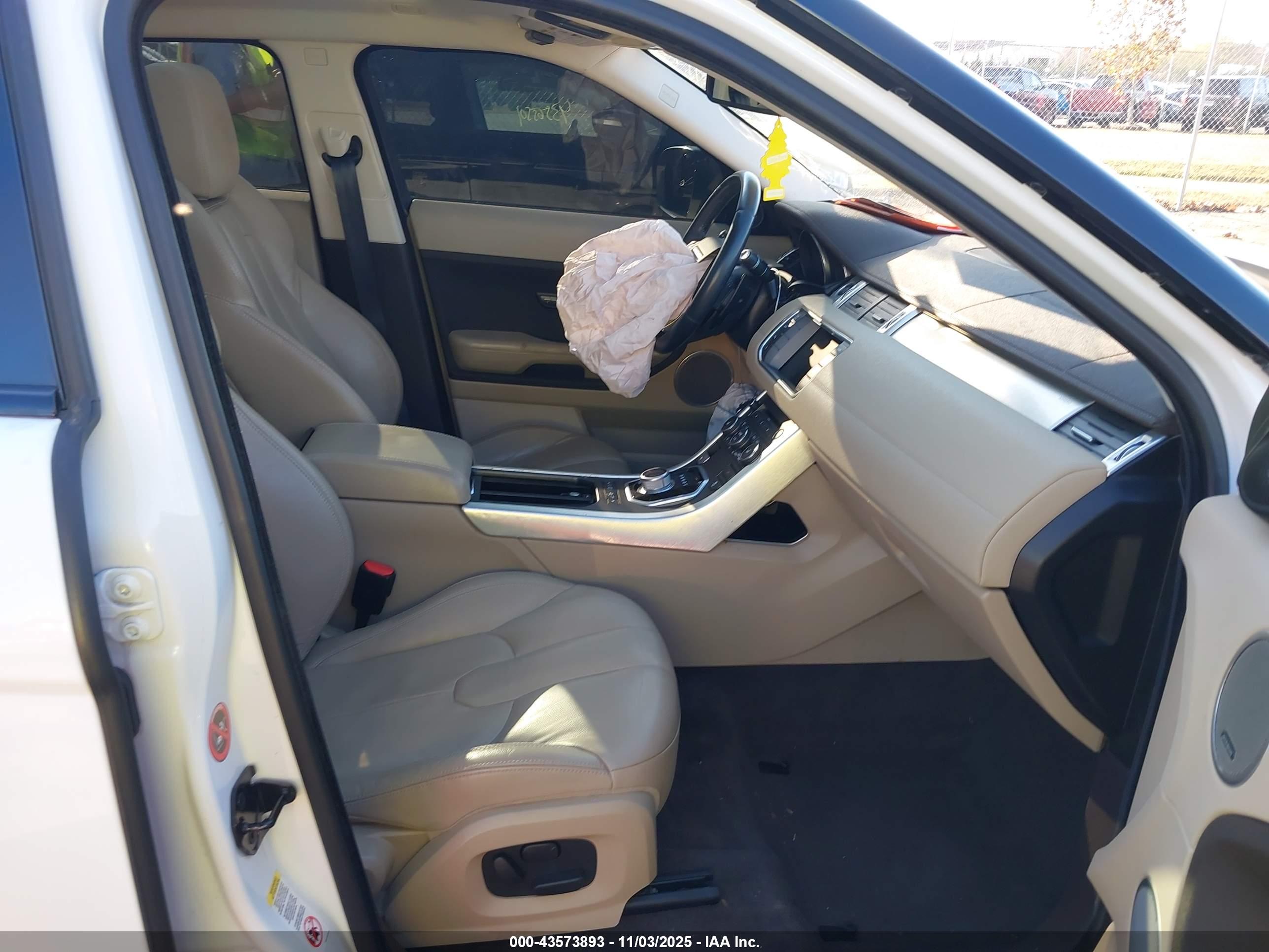 LAND ROVER image 5