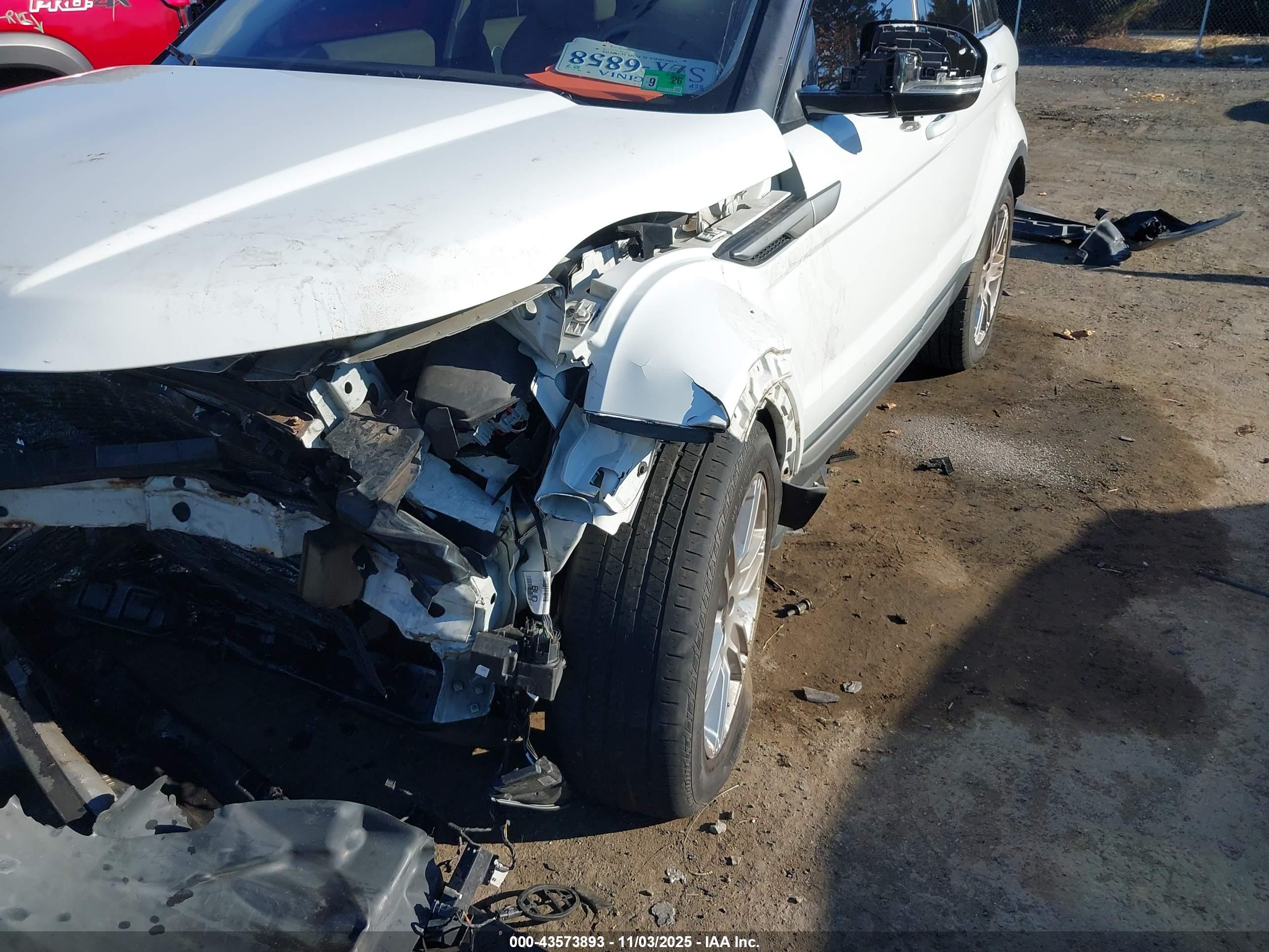 LAND ROVER image 6