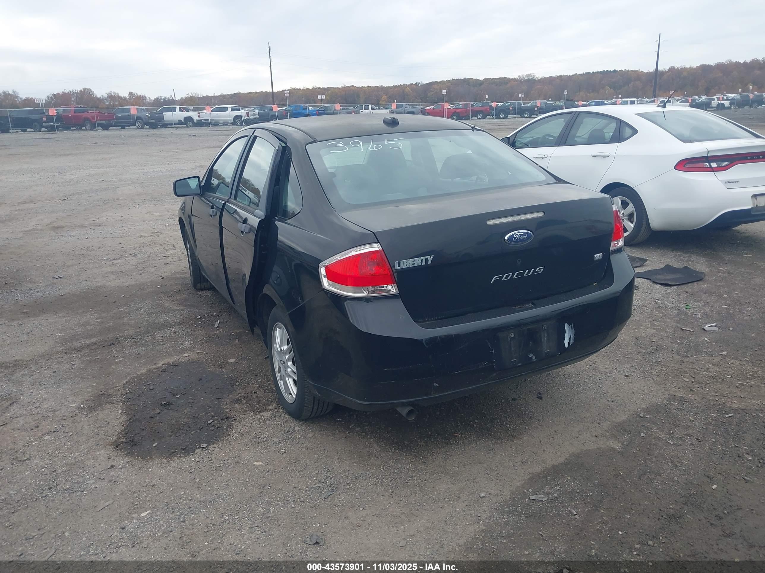 FORD FOCUS image 3