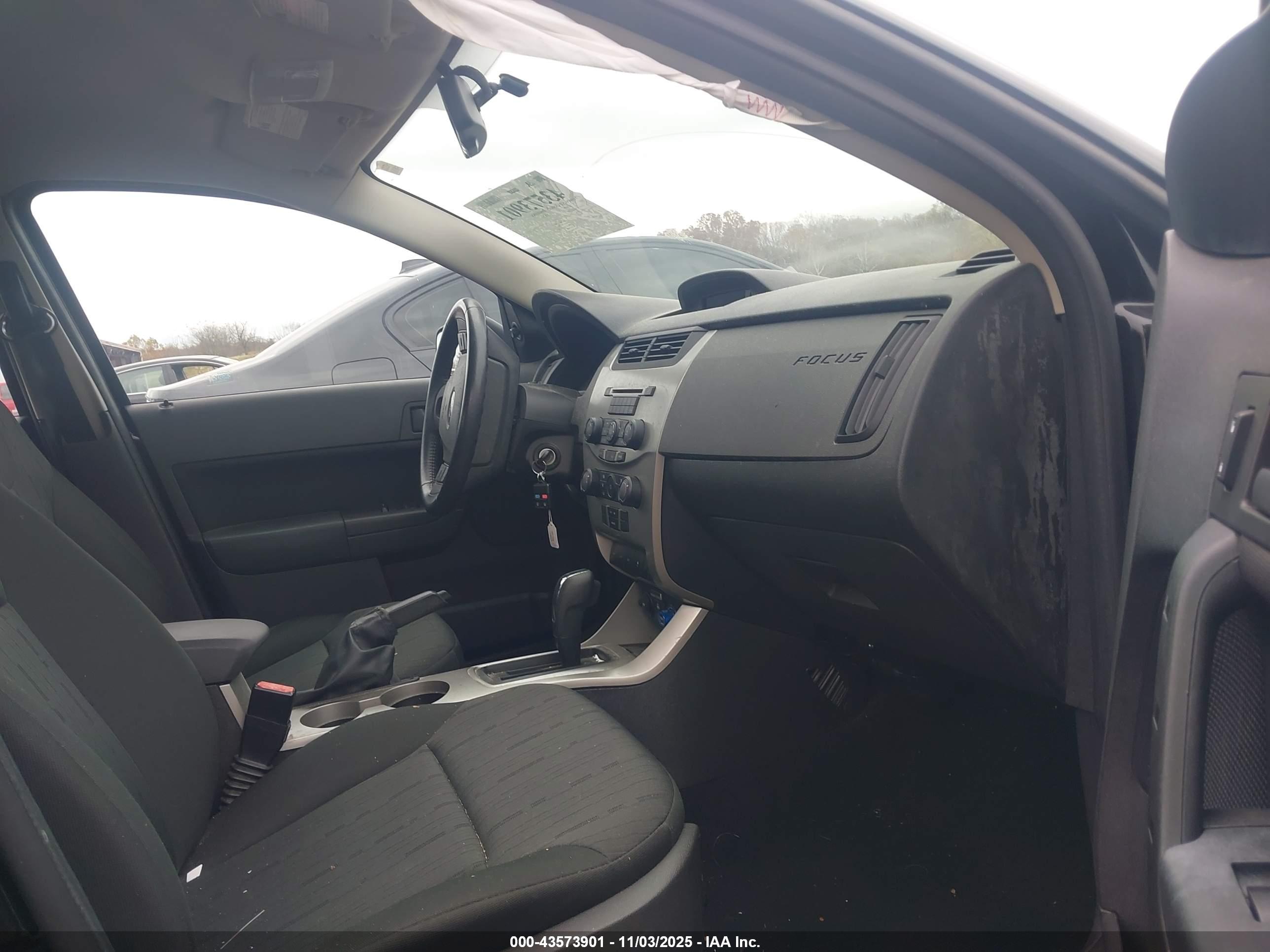 FORD FOCUS image 5