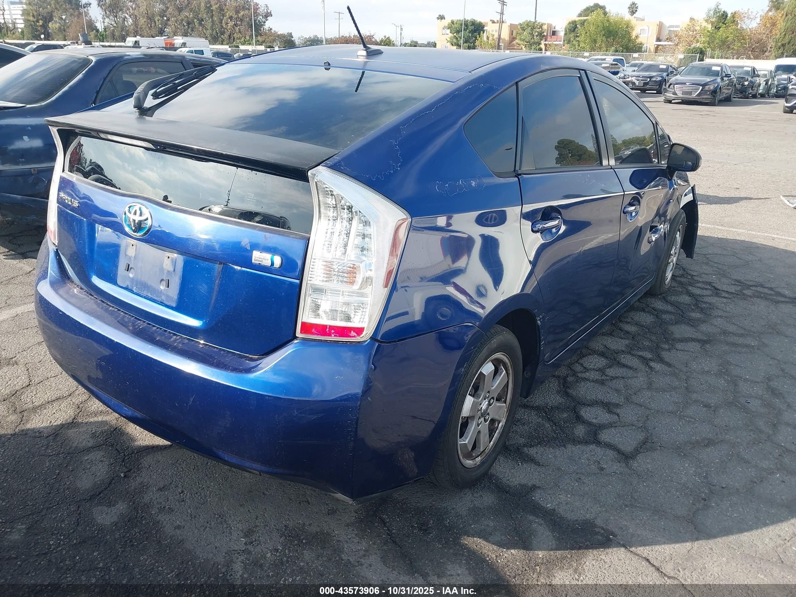 TOYOTA PRIUS image 4