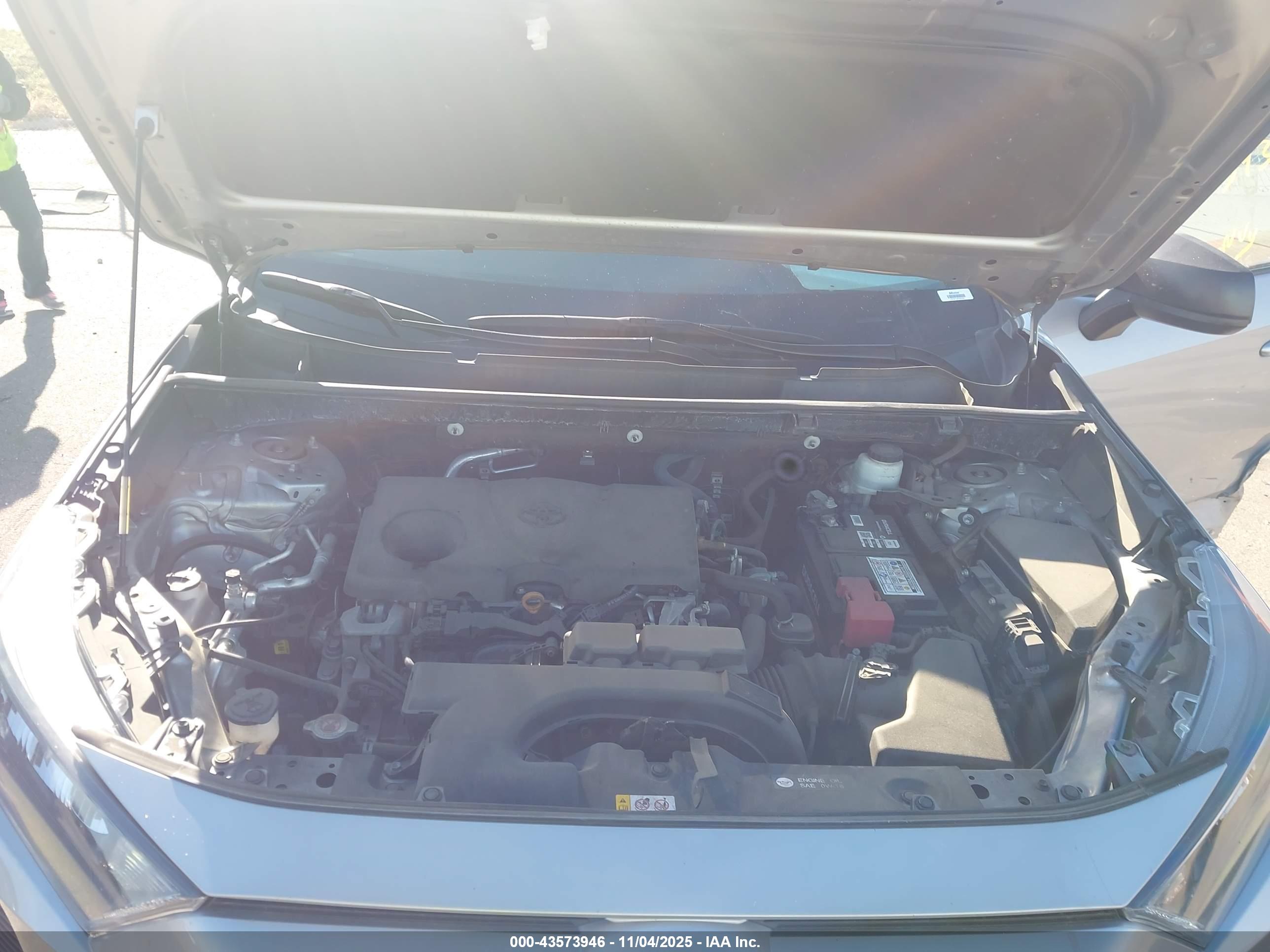 TOYOTA RAV4 image 10