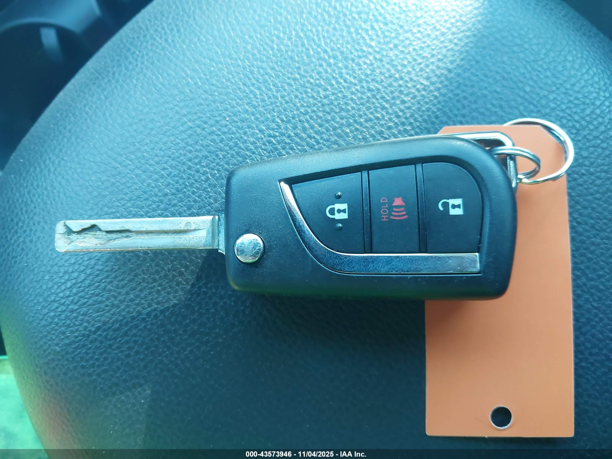 TOYOTA RAV4 image 11