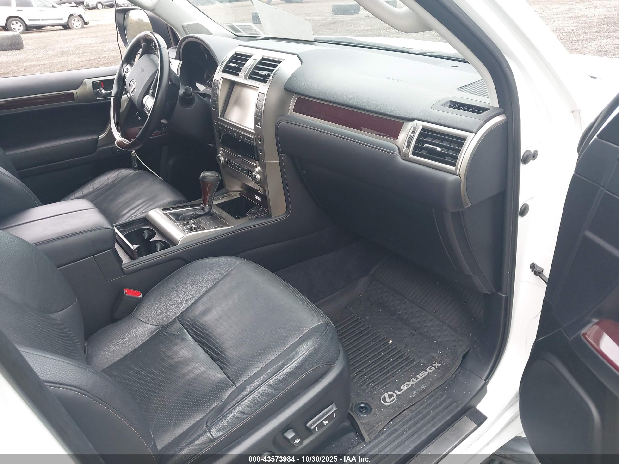 LEXUS GX image 5