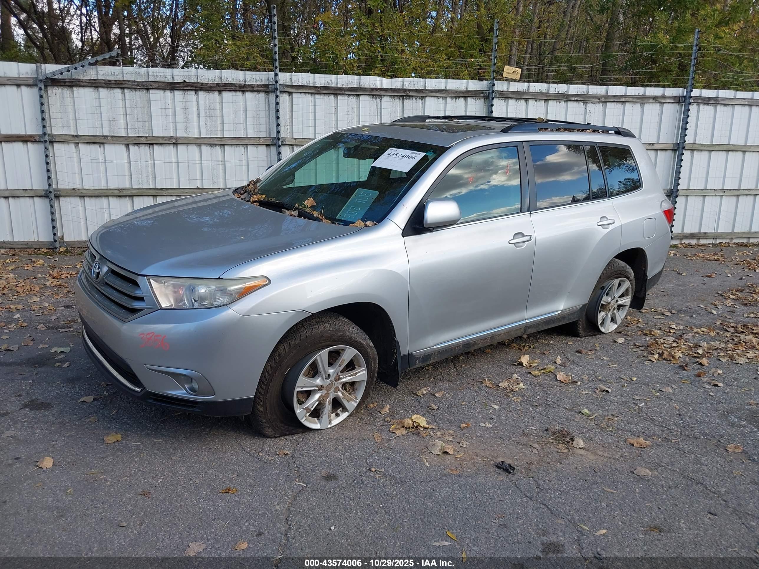 TOYOTA HIGHLANDER image 2