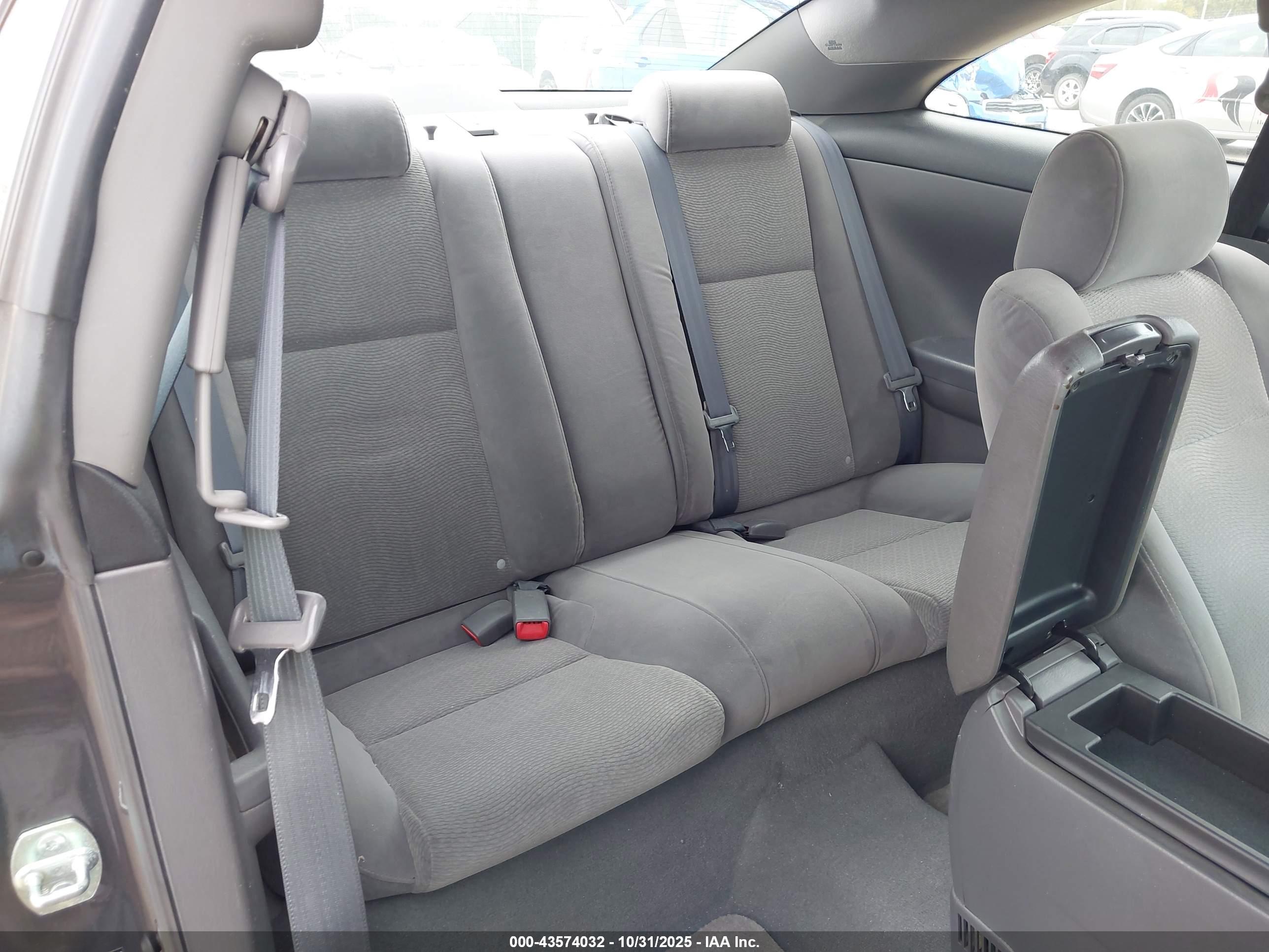 TOYOTA CAMRY image 8