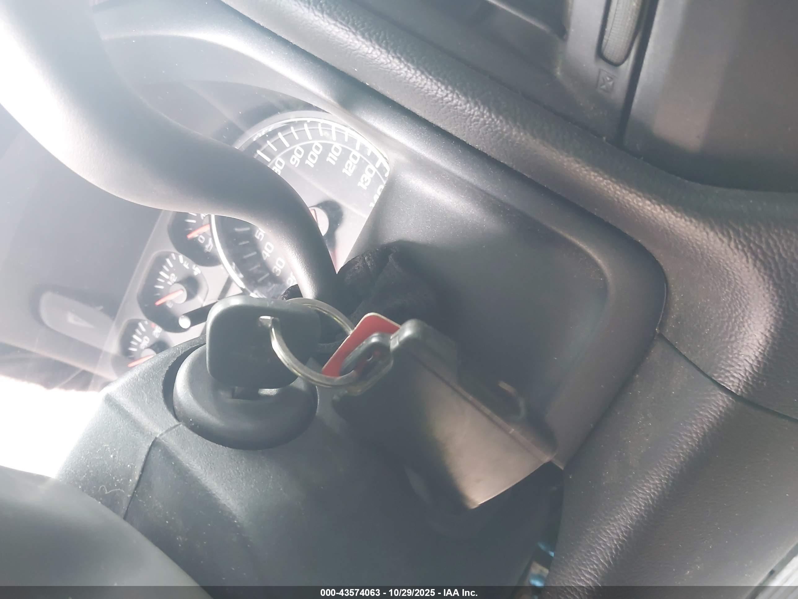 CHEVROLET SILVERADO image 11
