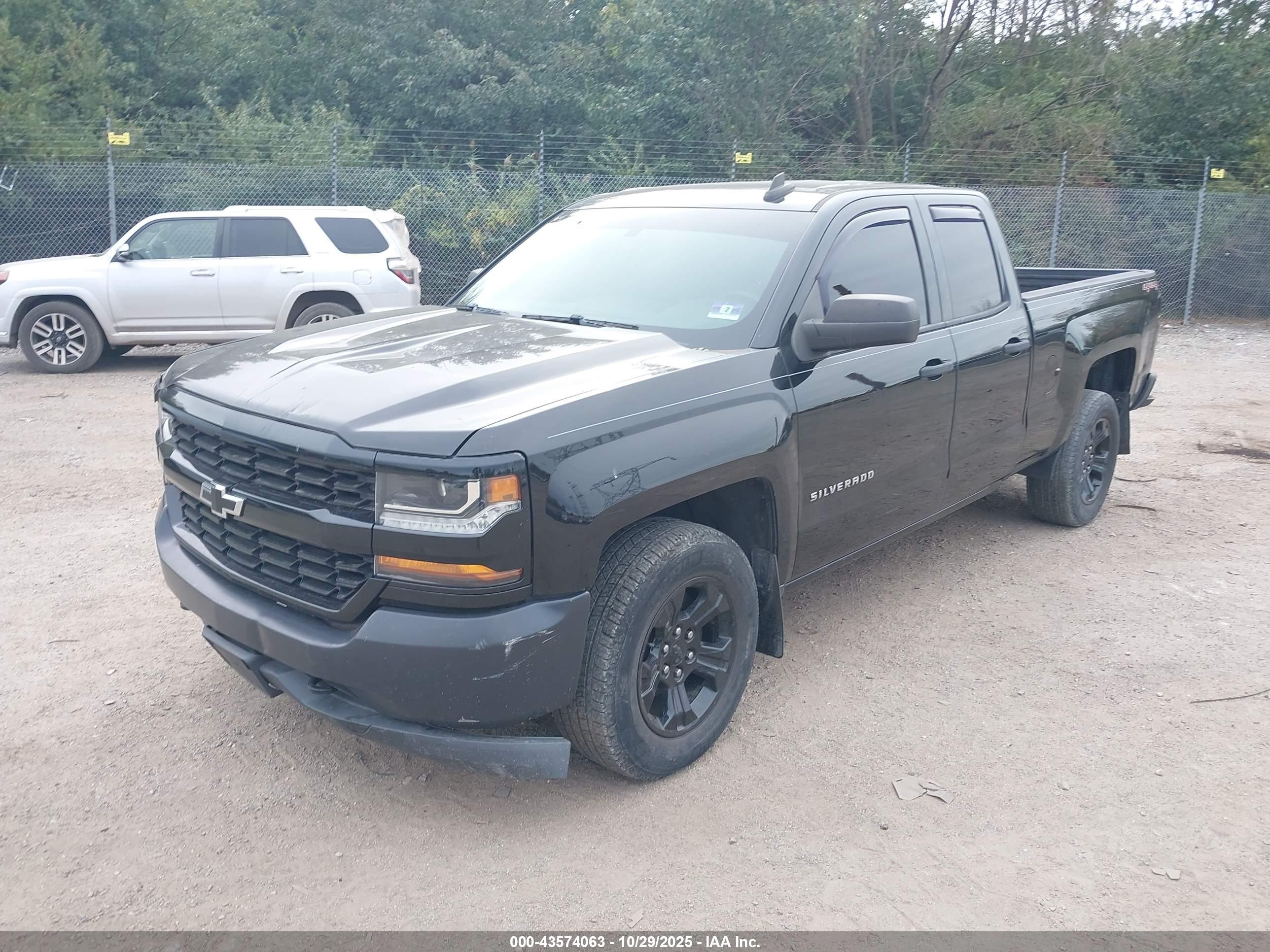 CHEVROLET SILVERADO image 2