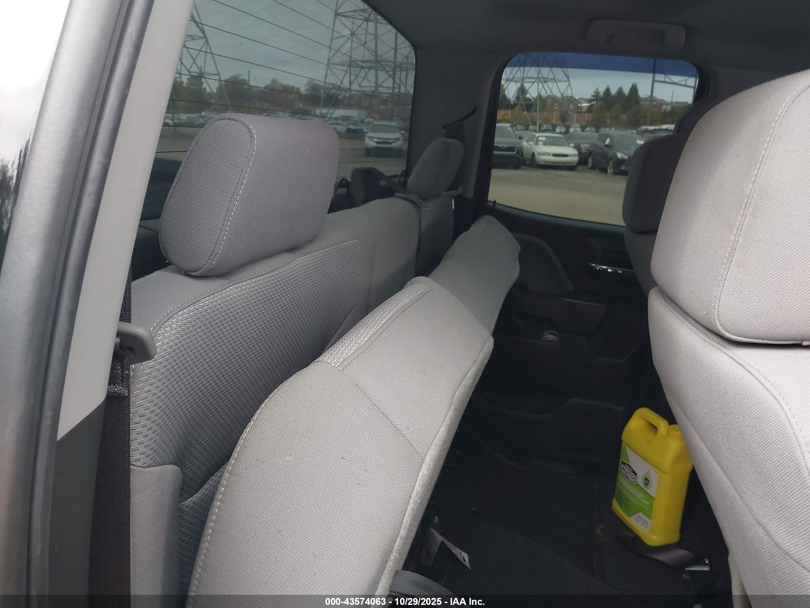 CHEVROLET SILVERADO image 8