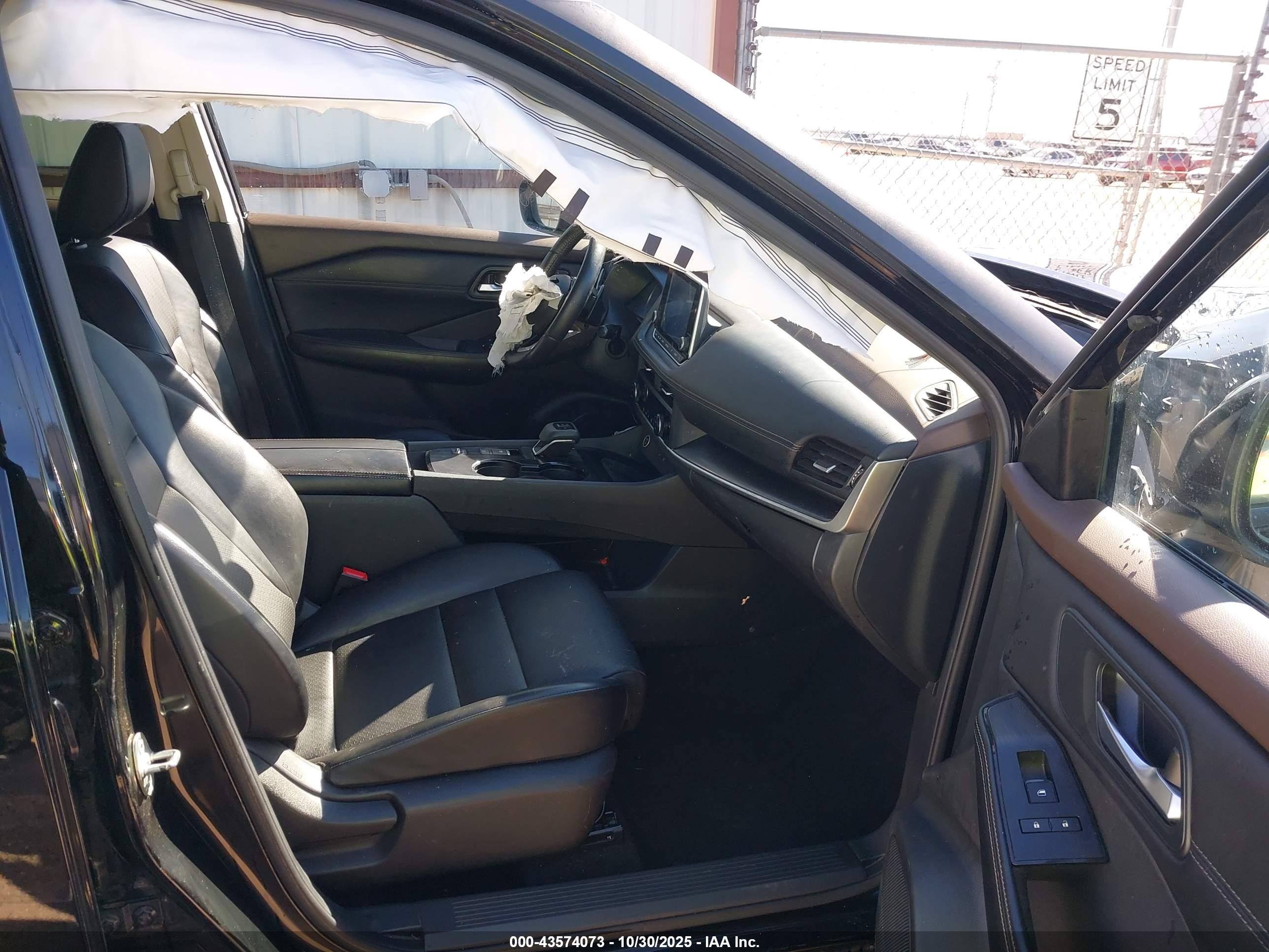 NISSAN ROGUE image 5