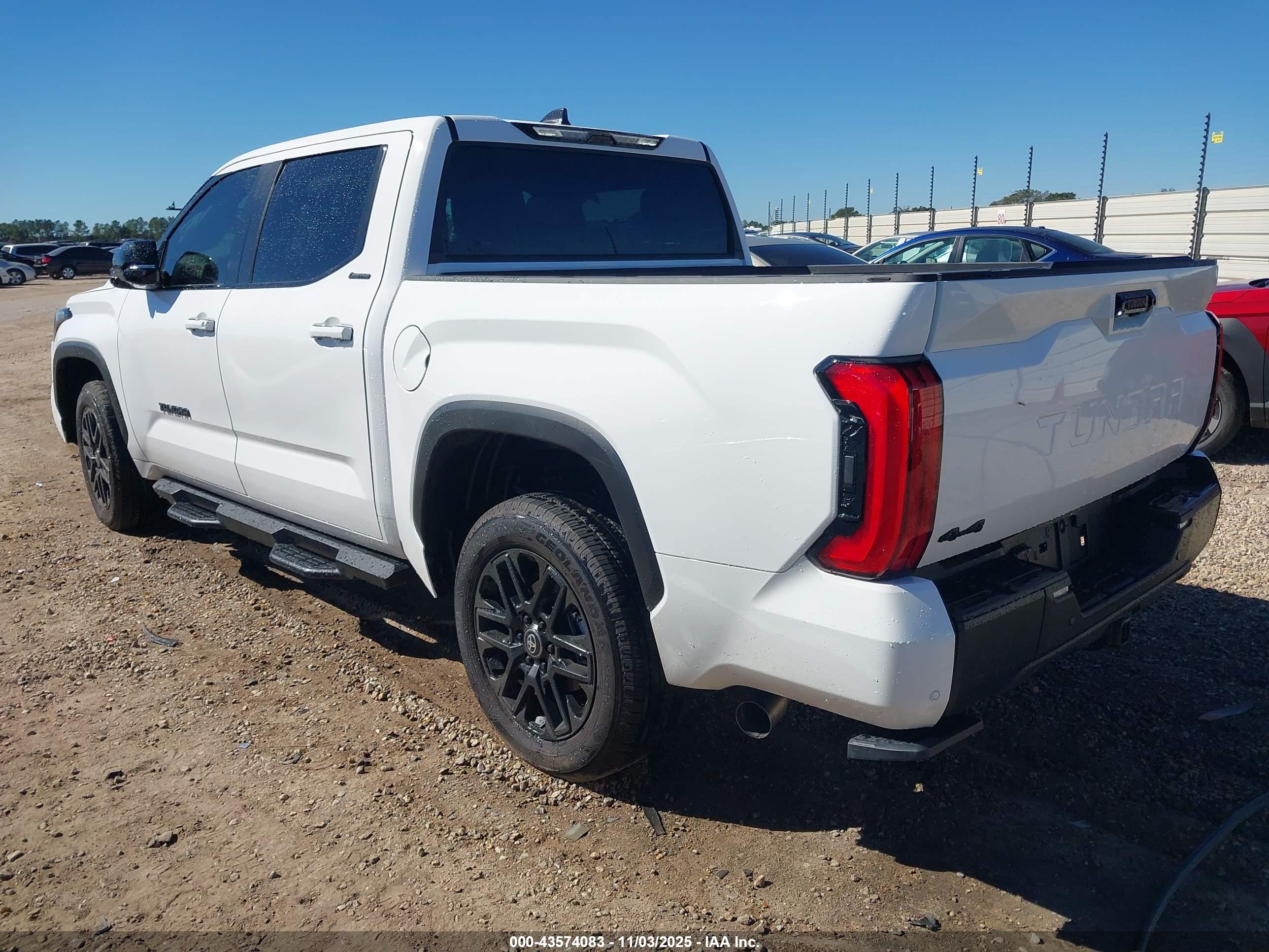 TOYOTA TUNDRA image 3