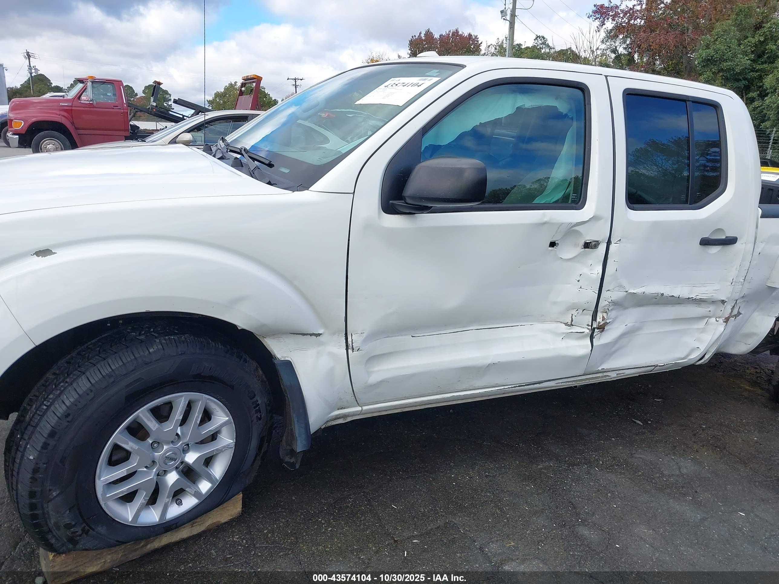 NISSAN FRONTIER image 6