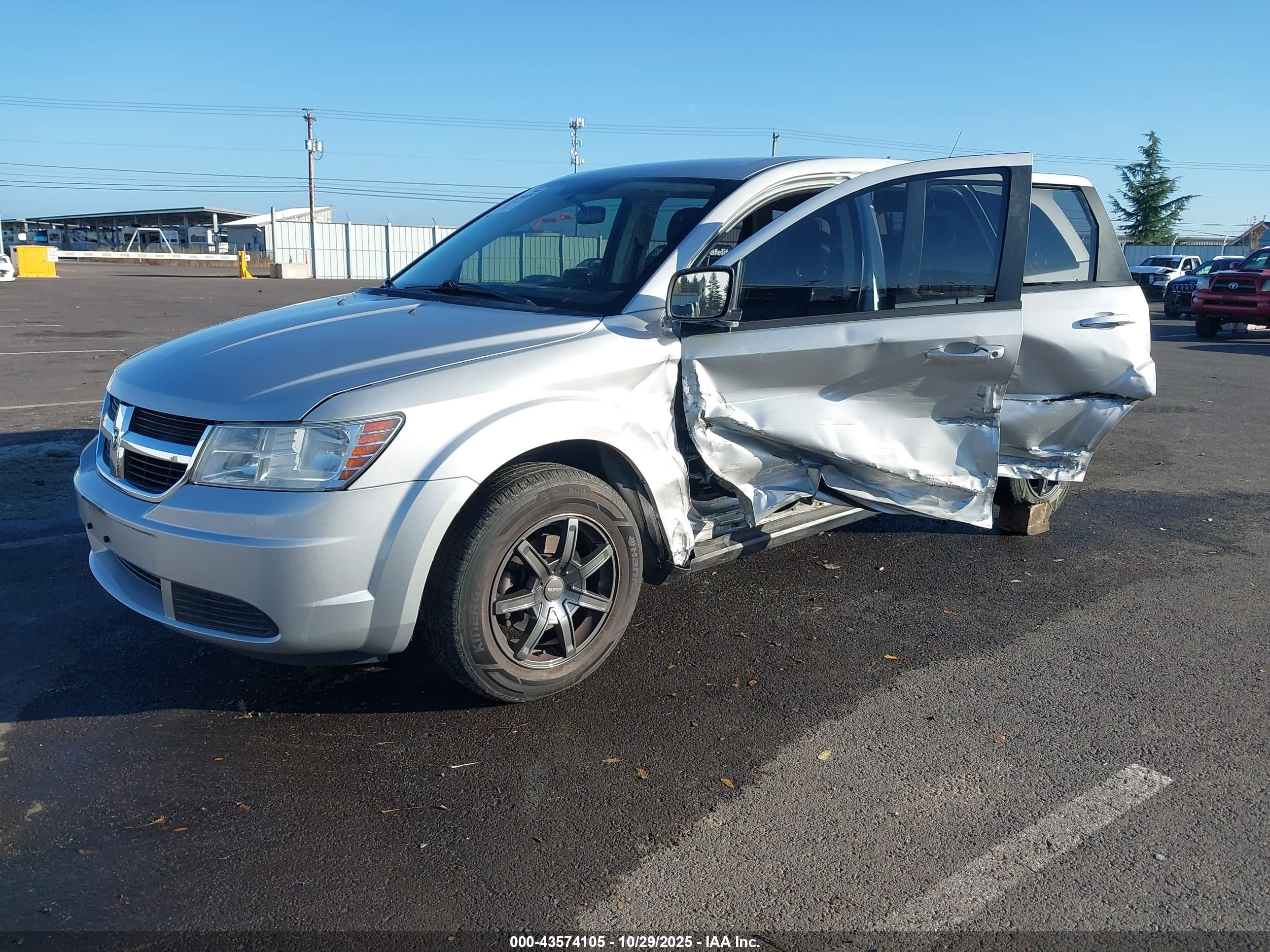DODGE JOURNEY image 2