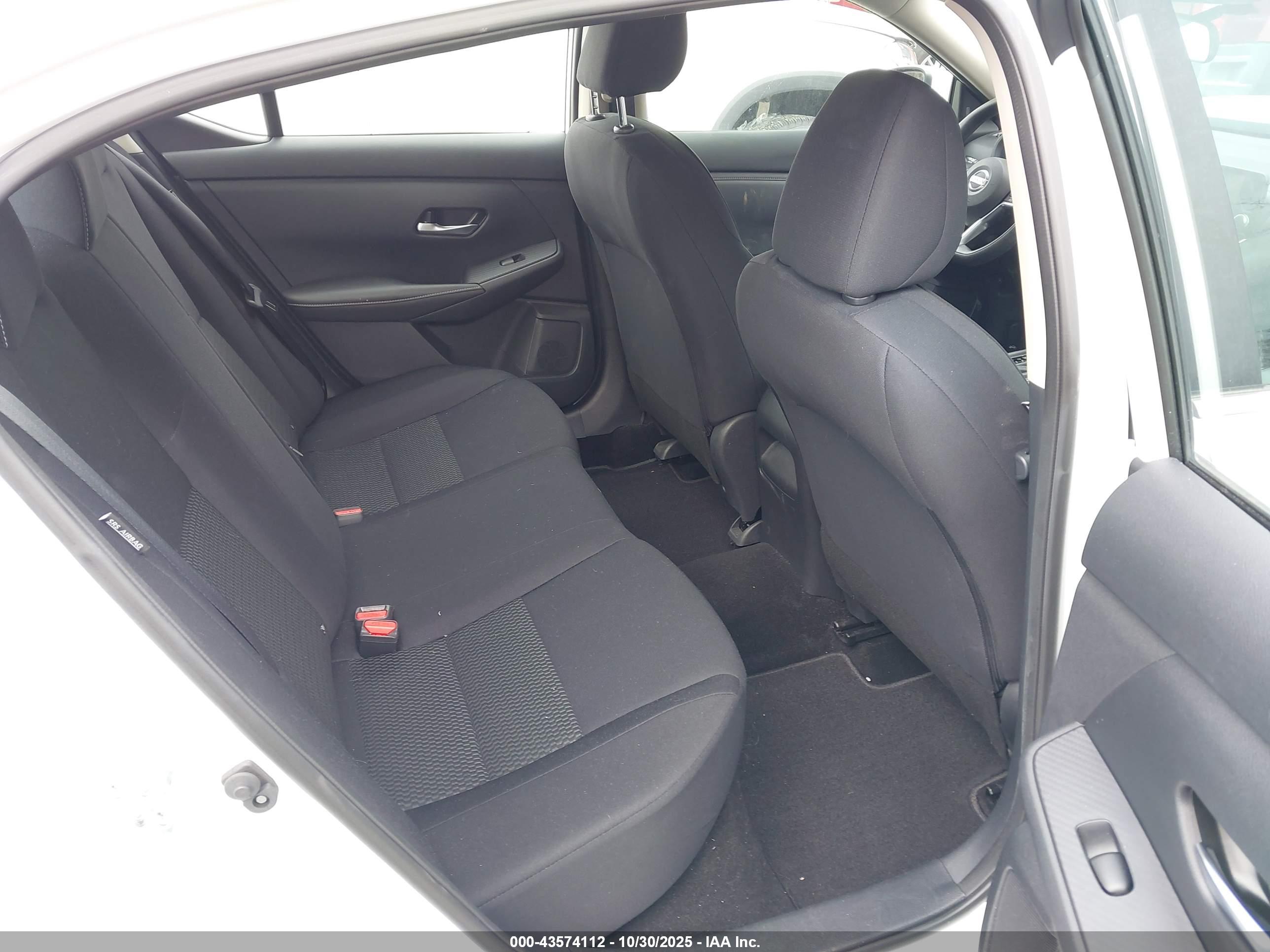 NISSAN SENTRA image 8