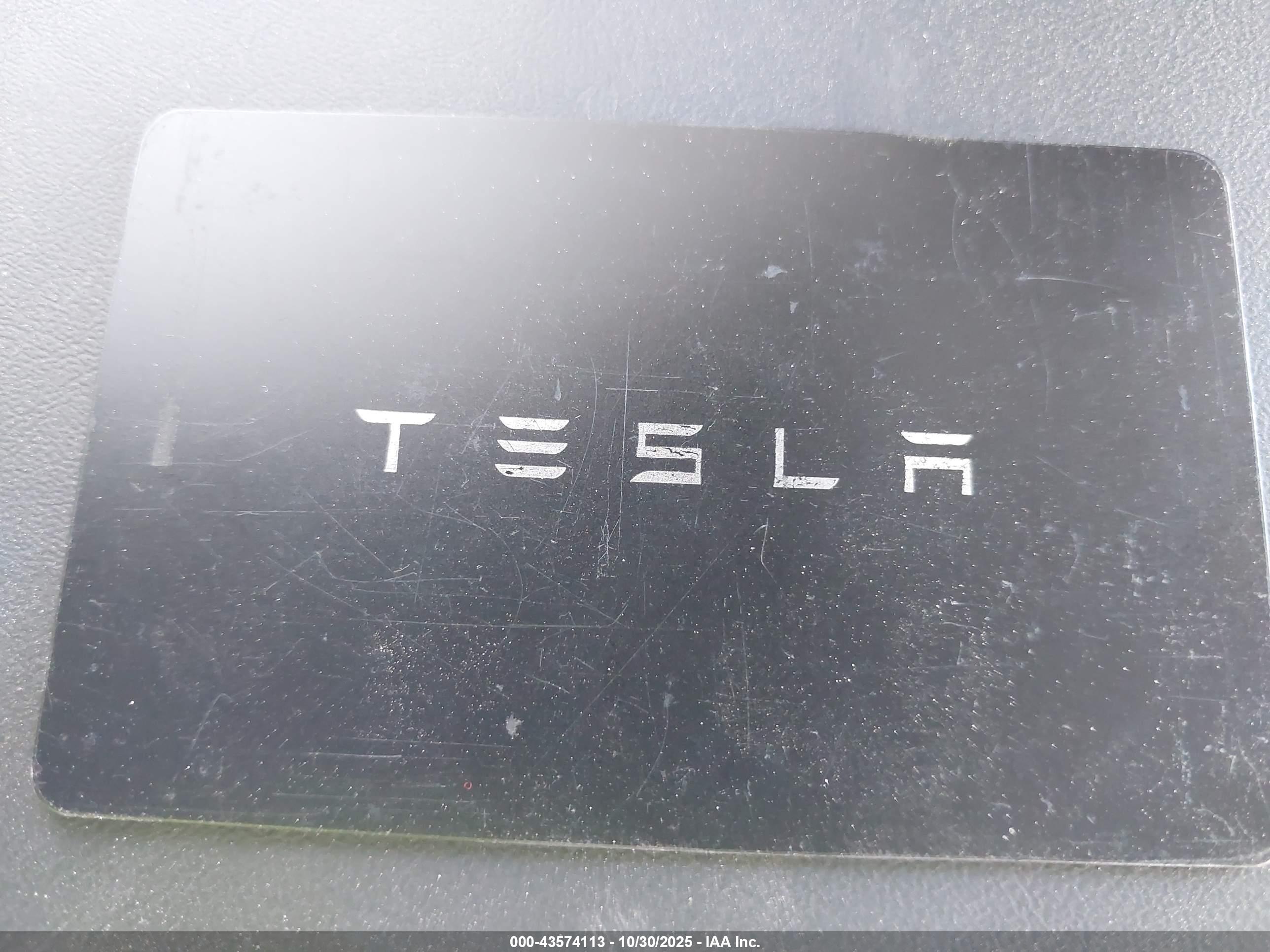 TESLA MODEL image 11