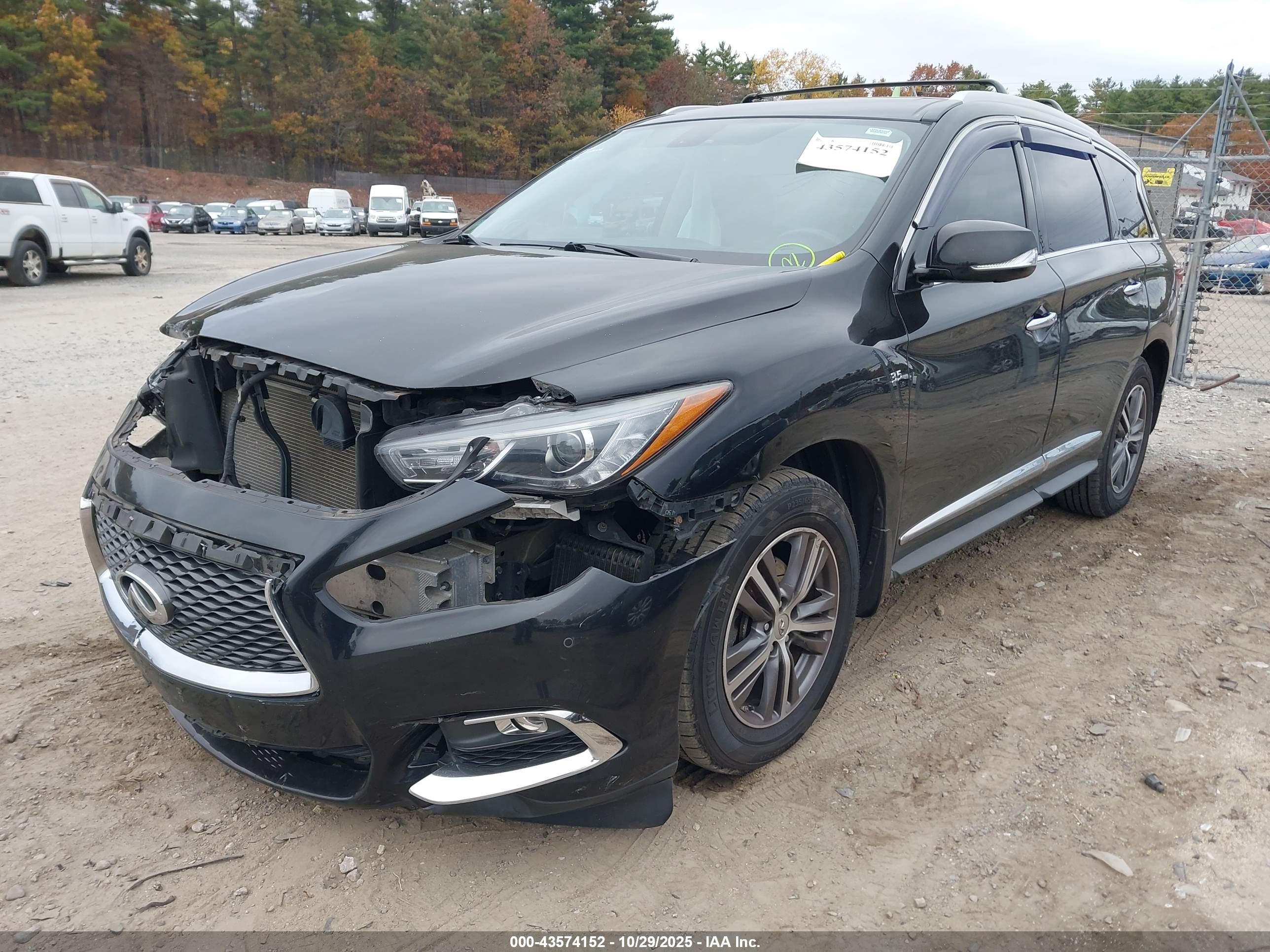 INFINITI QX60 image 2