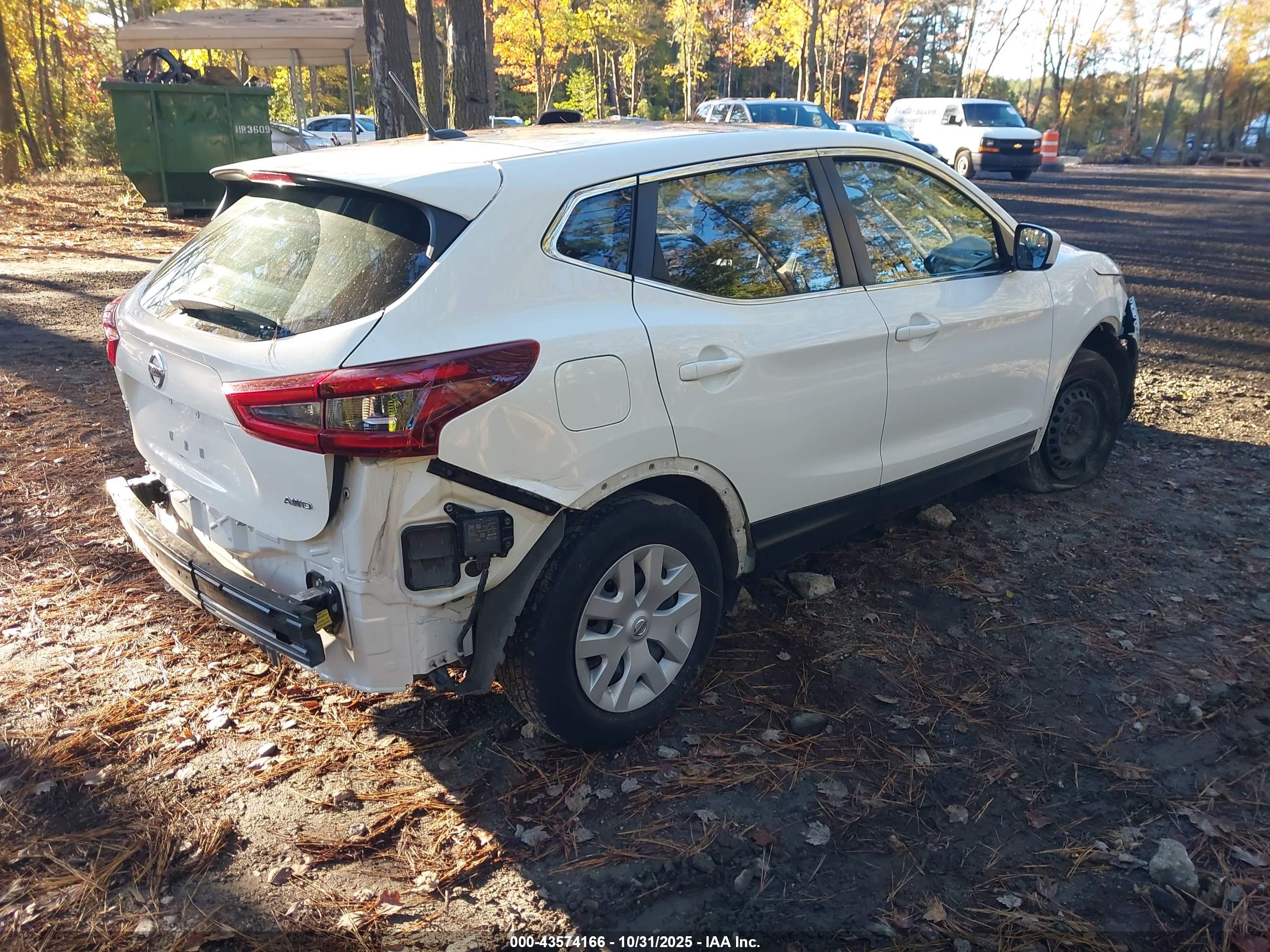 NISSAN ROGUE image 4
