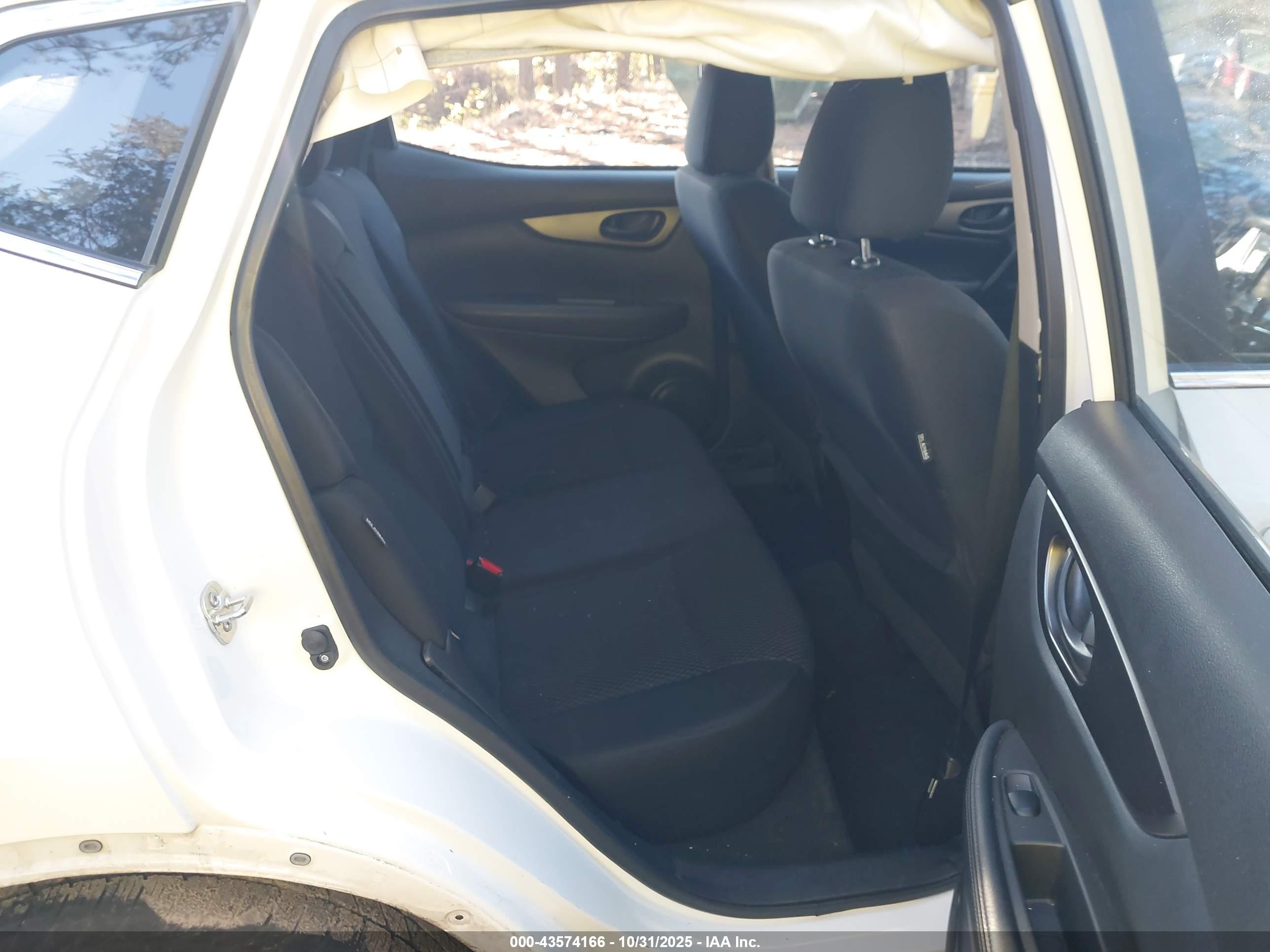 NISSAN ROGUE image 8