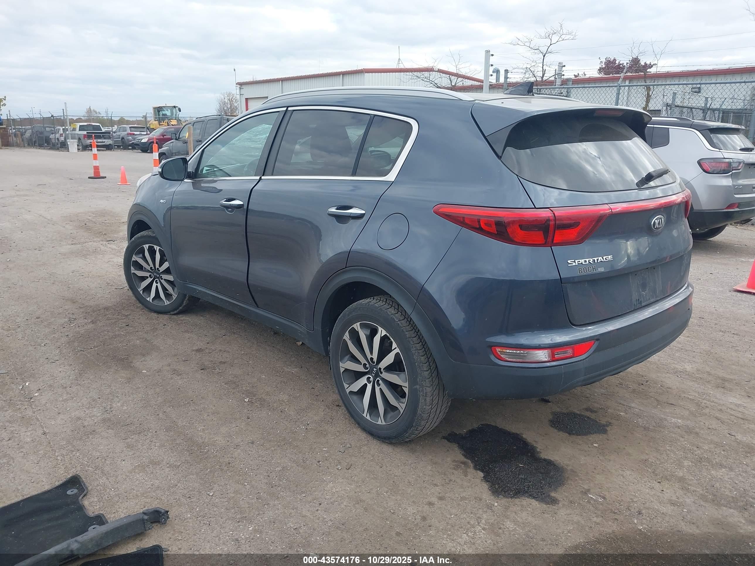 KIA SPORTAGE image 3
