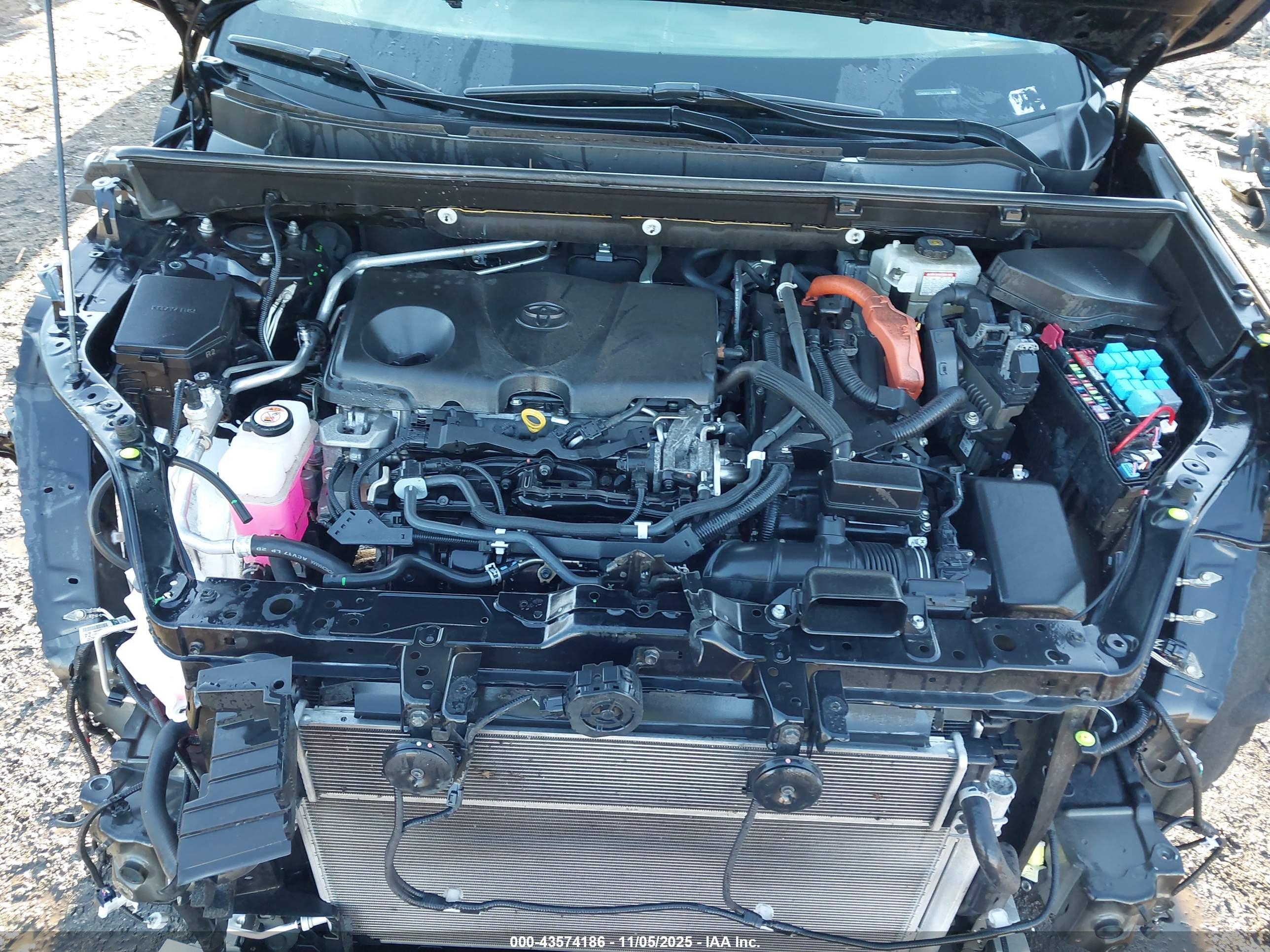 TOYOTA RAV4 image 10