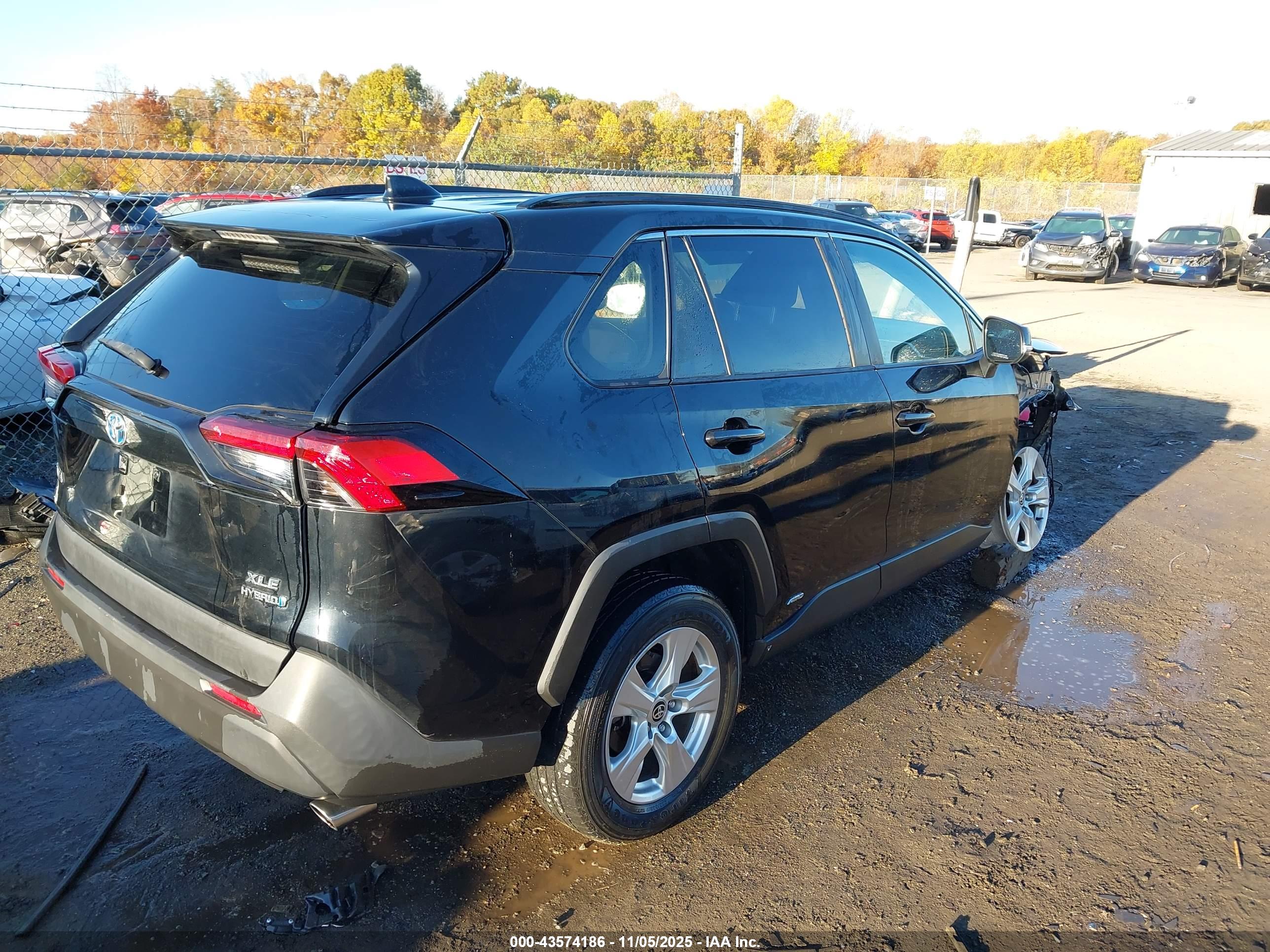 TOYOTA RAV4 image 4