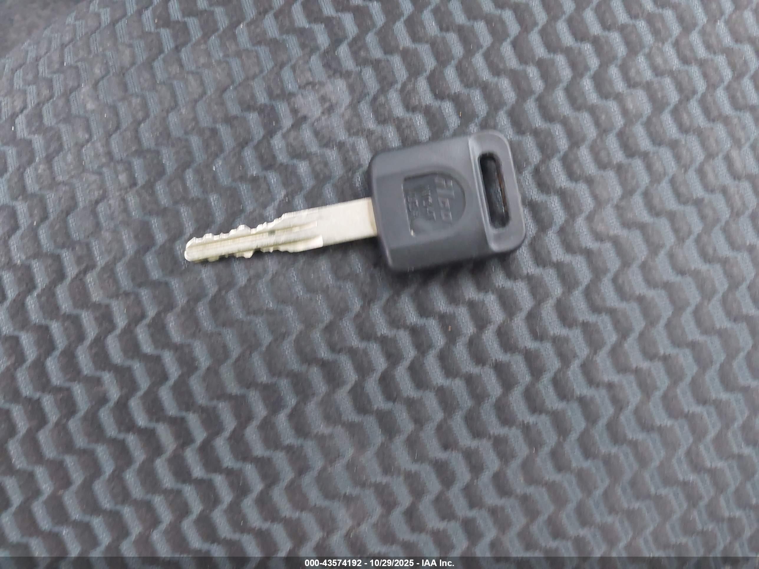 NISSAN VERSA image 11
