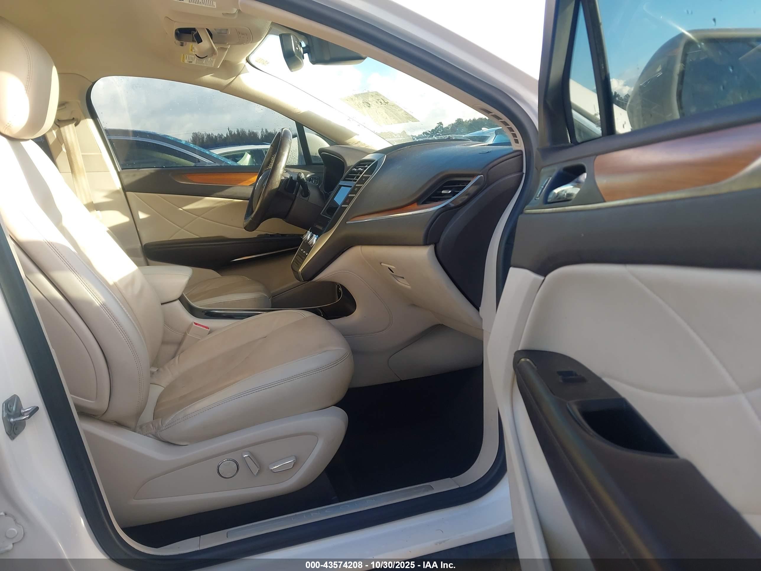 LINCOLN MKC image 5