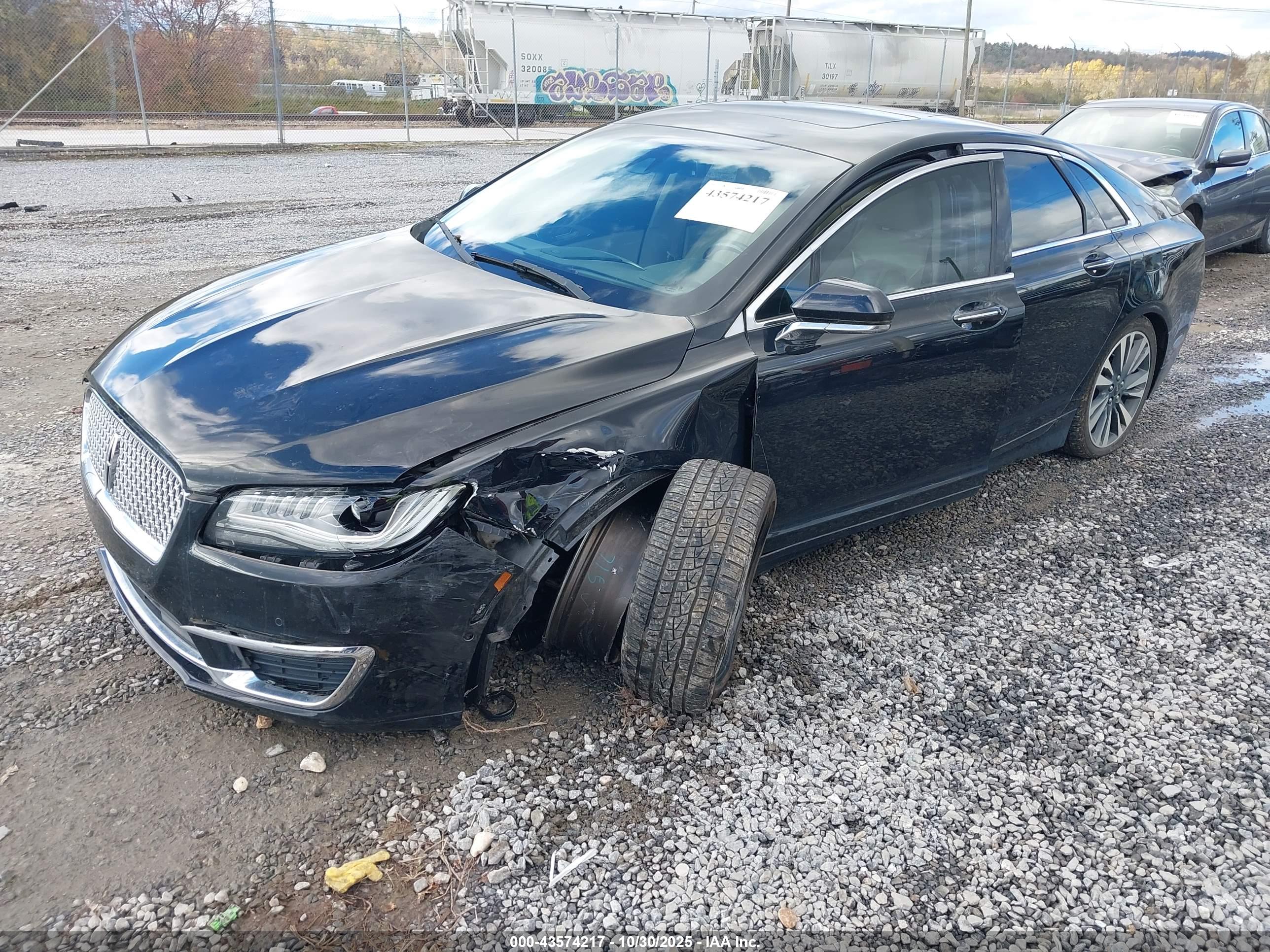 LINCOLN MKZ image 2