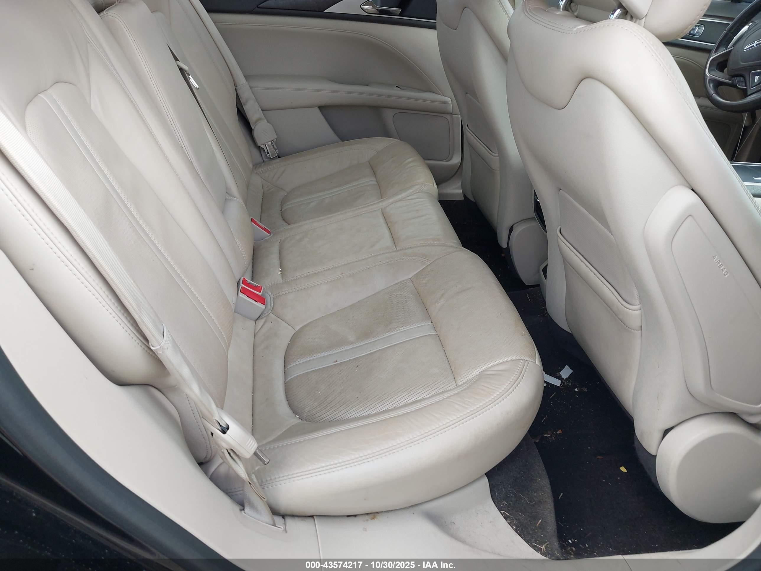 LINCOLN MKZ image 8