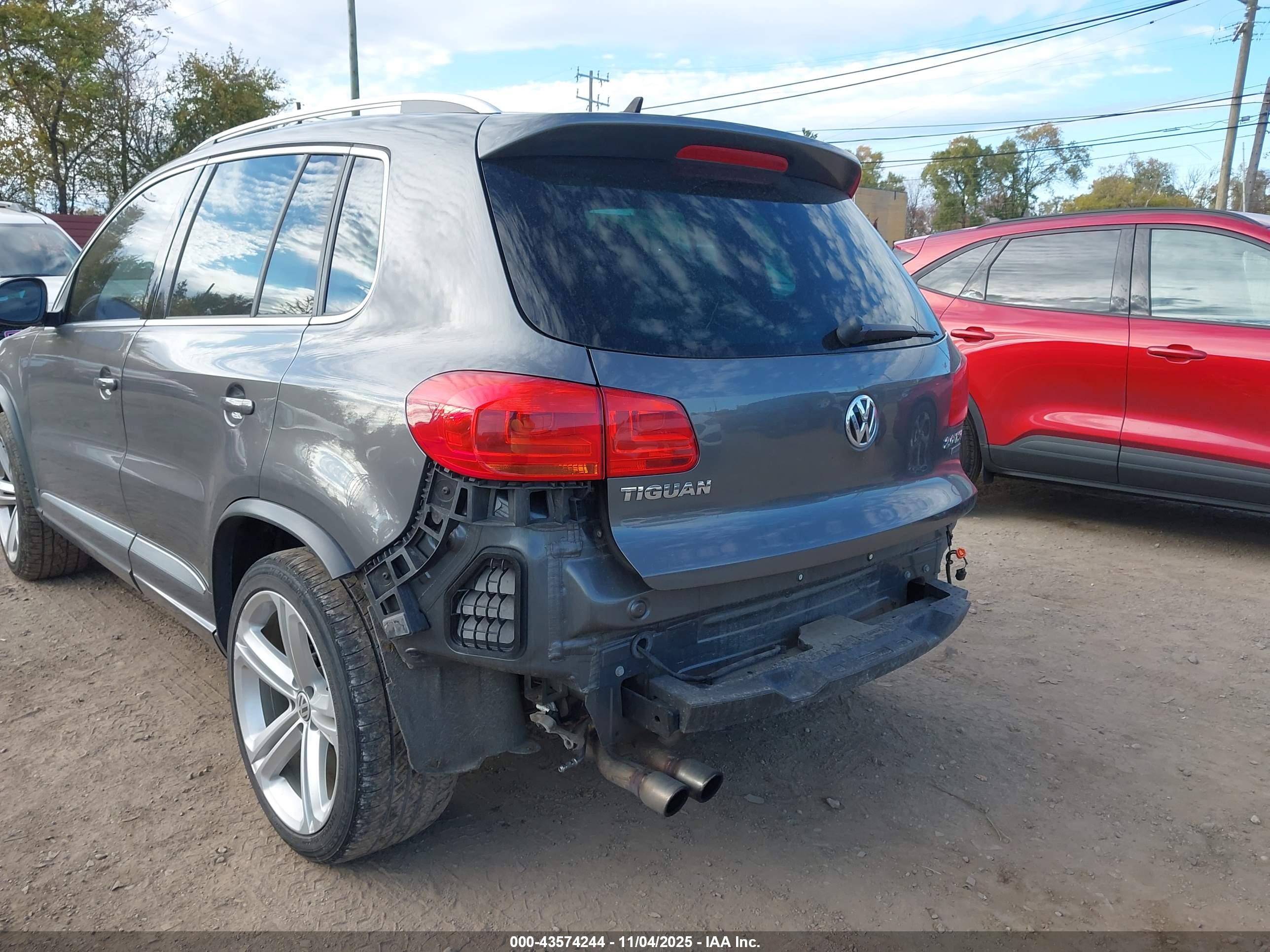 VOLKSWAGEN TIGUAN image 6