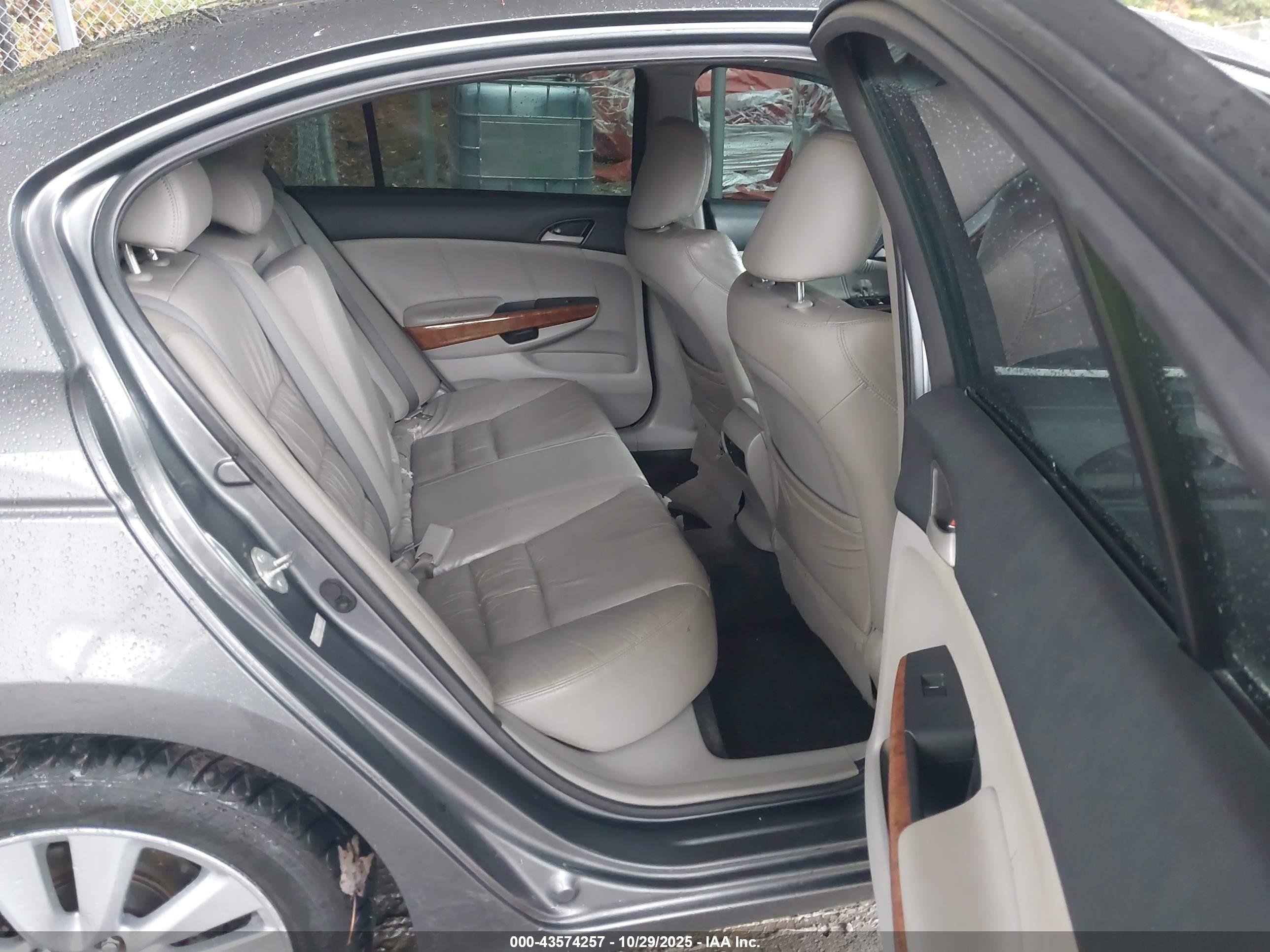 HONDA ACCORD image 8