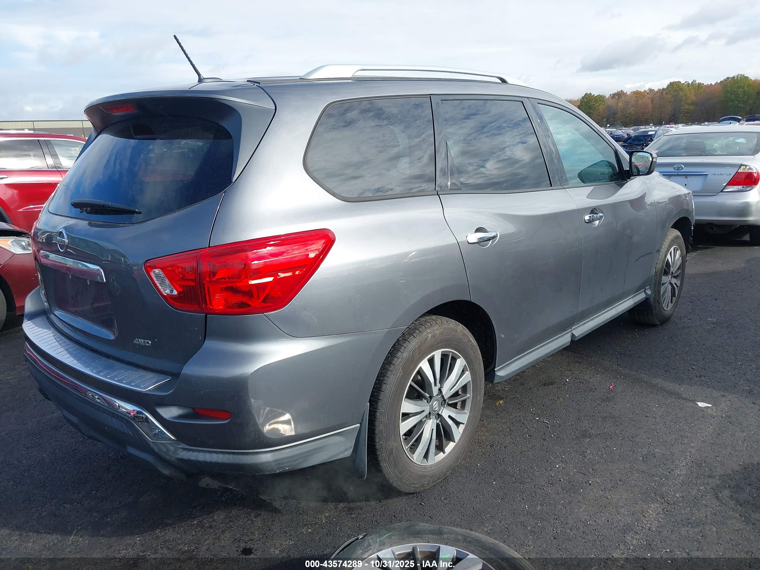 NISSAN PATHFINDER image 4