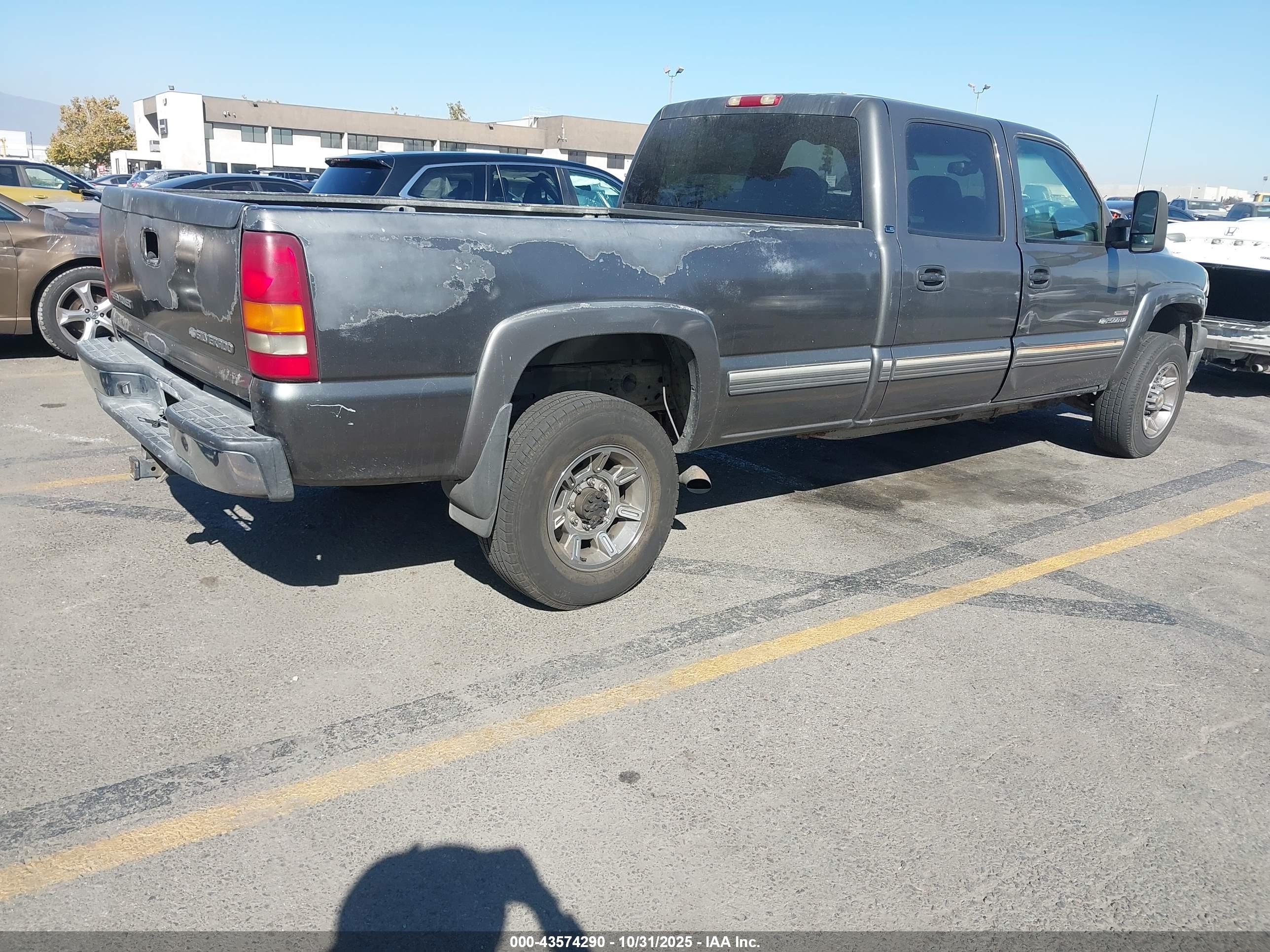 CHEVROLET SILVERADO image 4