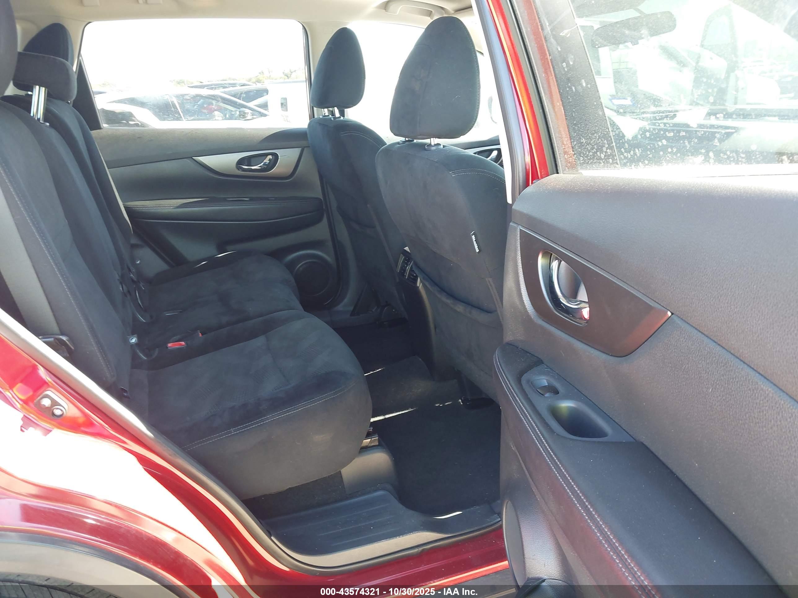 NISSAN ROGUE image 8