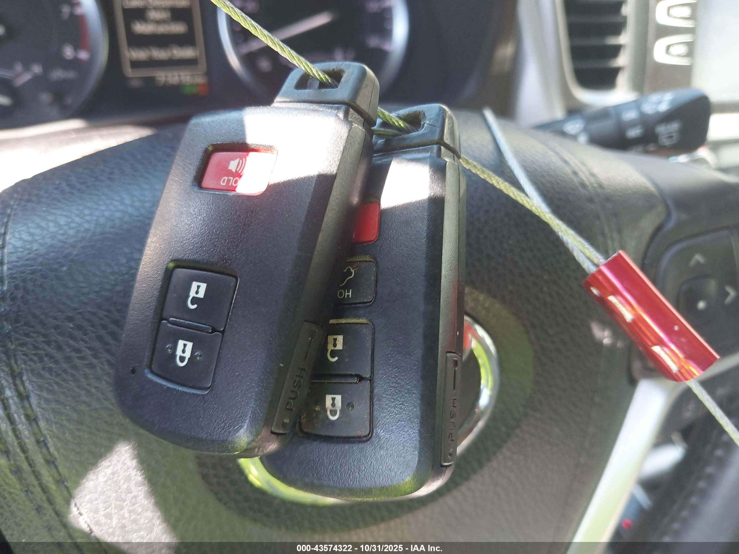 TOYOTA HIGHLANDER image 11