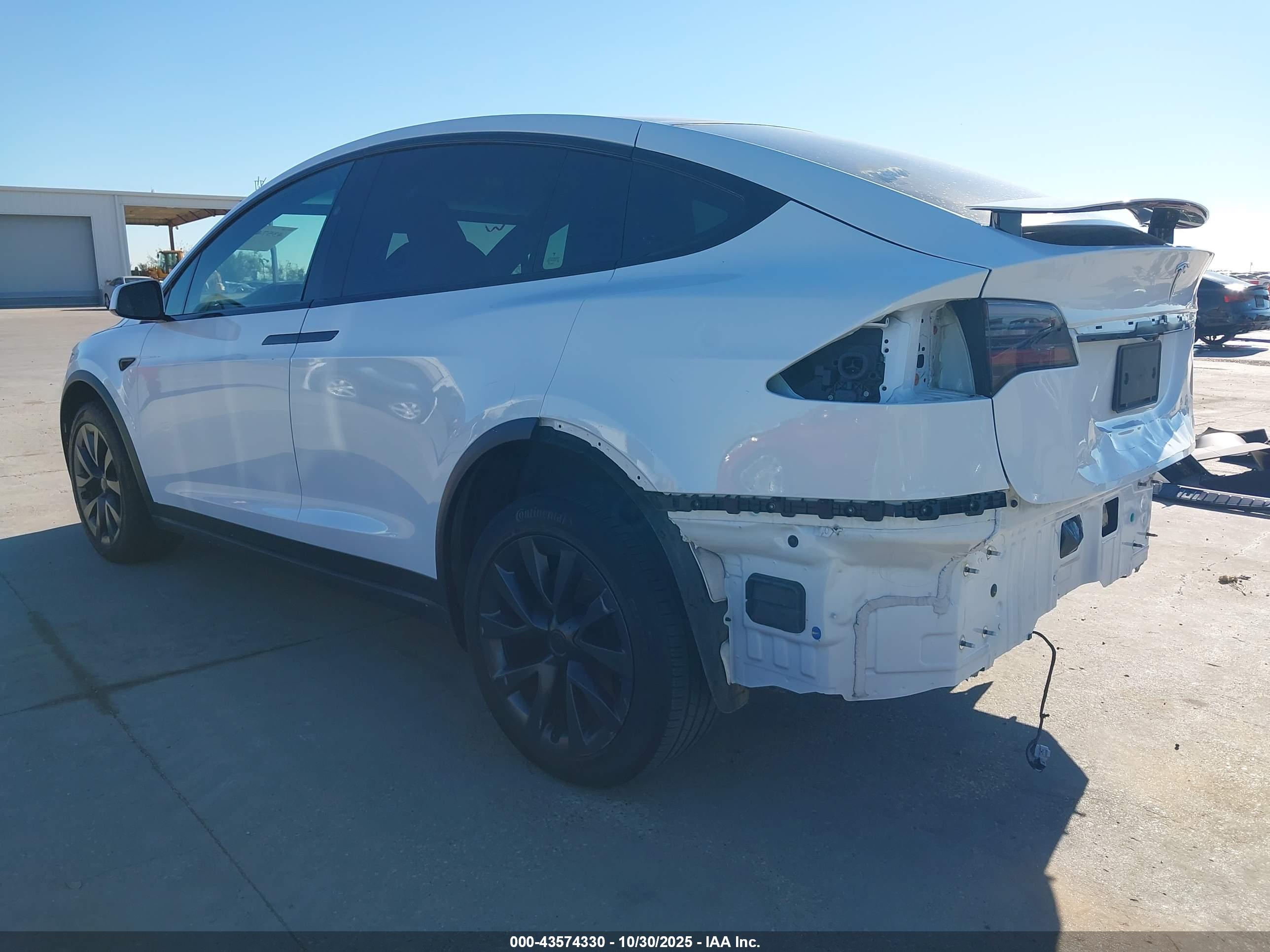 TESLA MODEL image 3