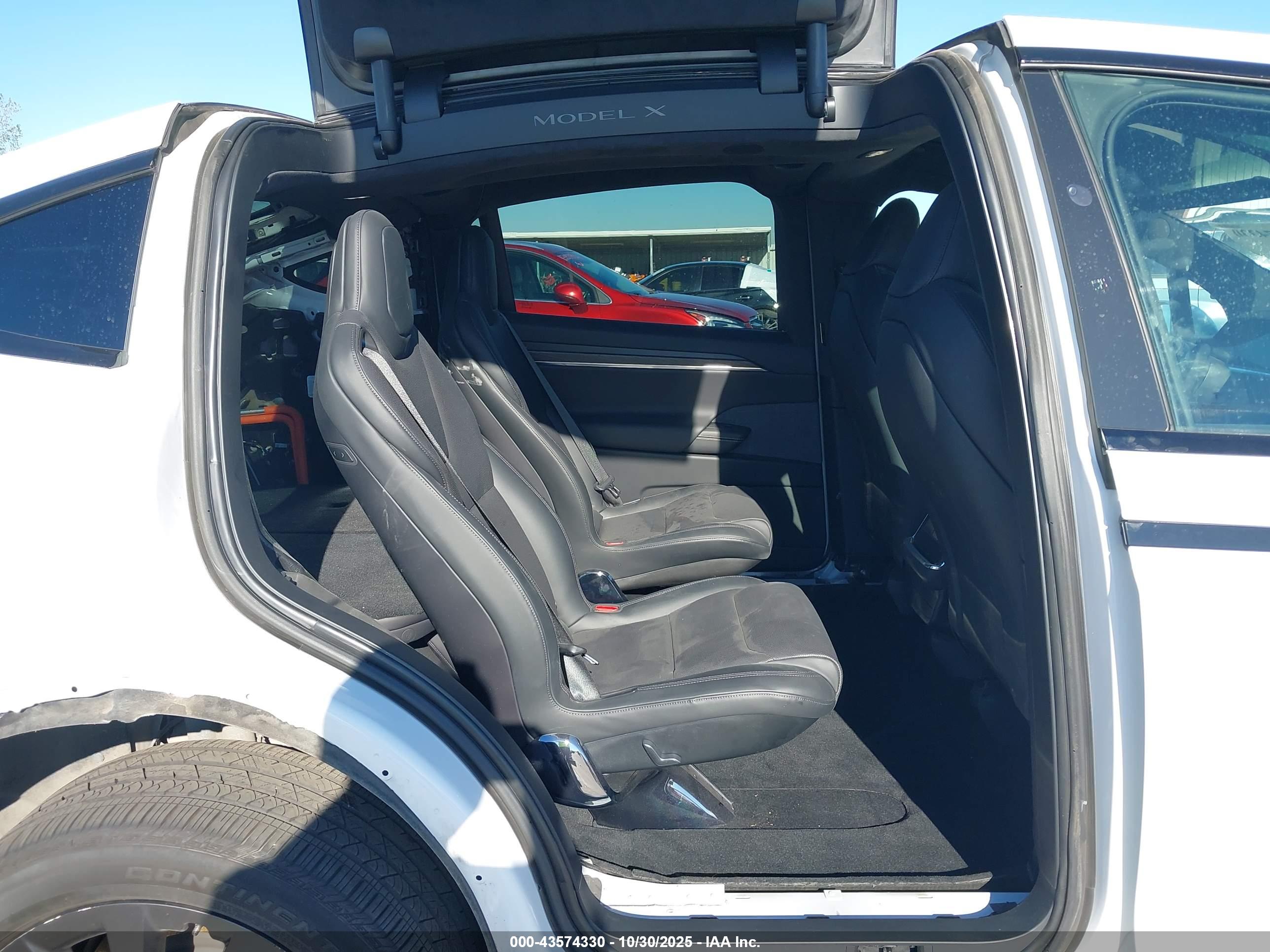 TESLA MODEL image 8