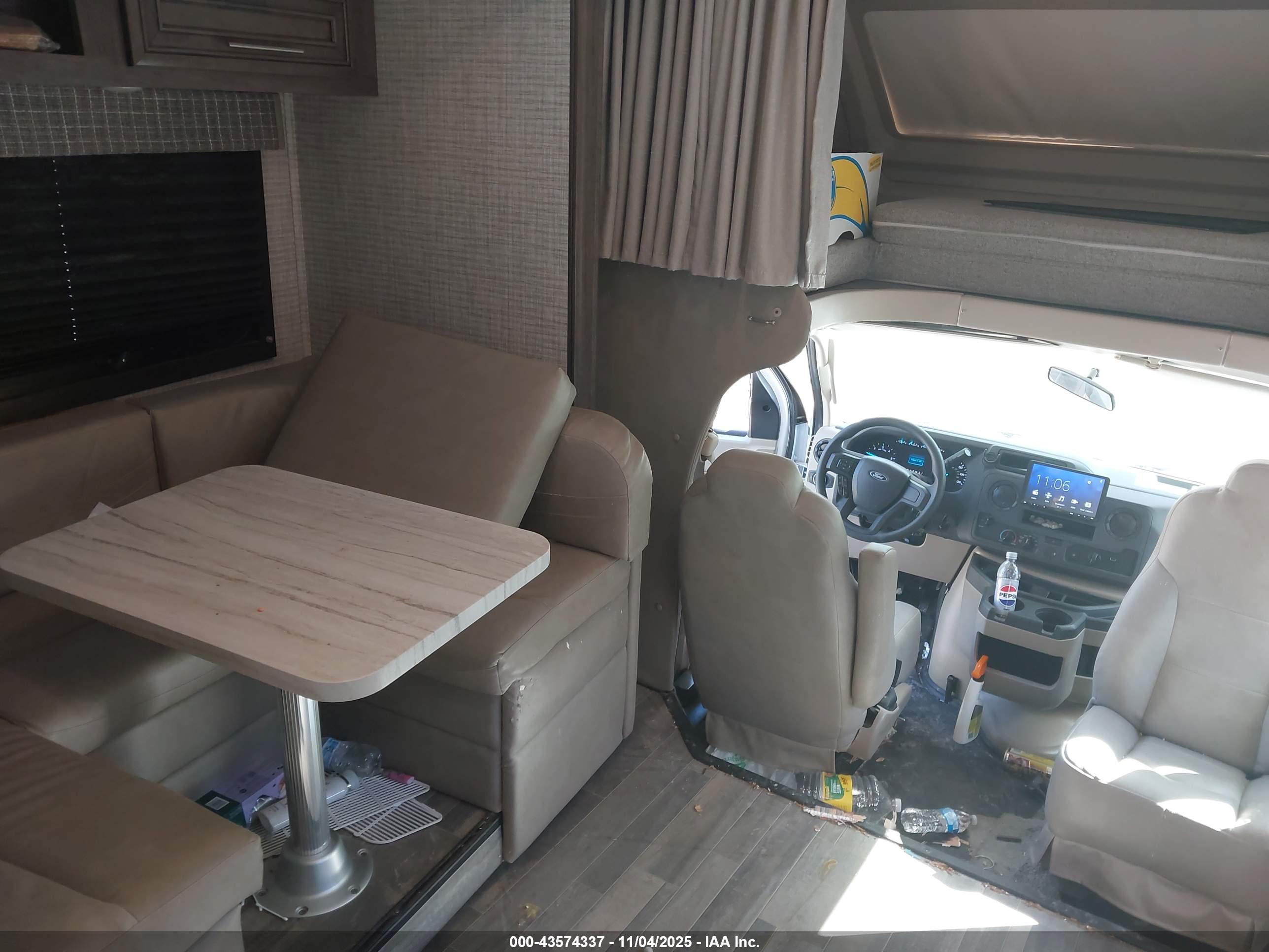 FORD E-450 image 5