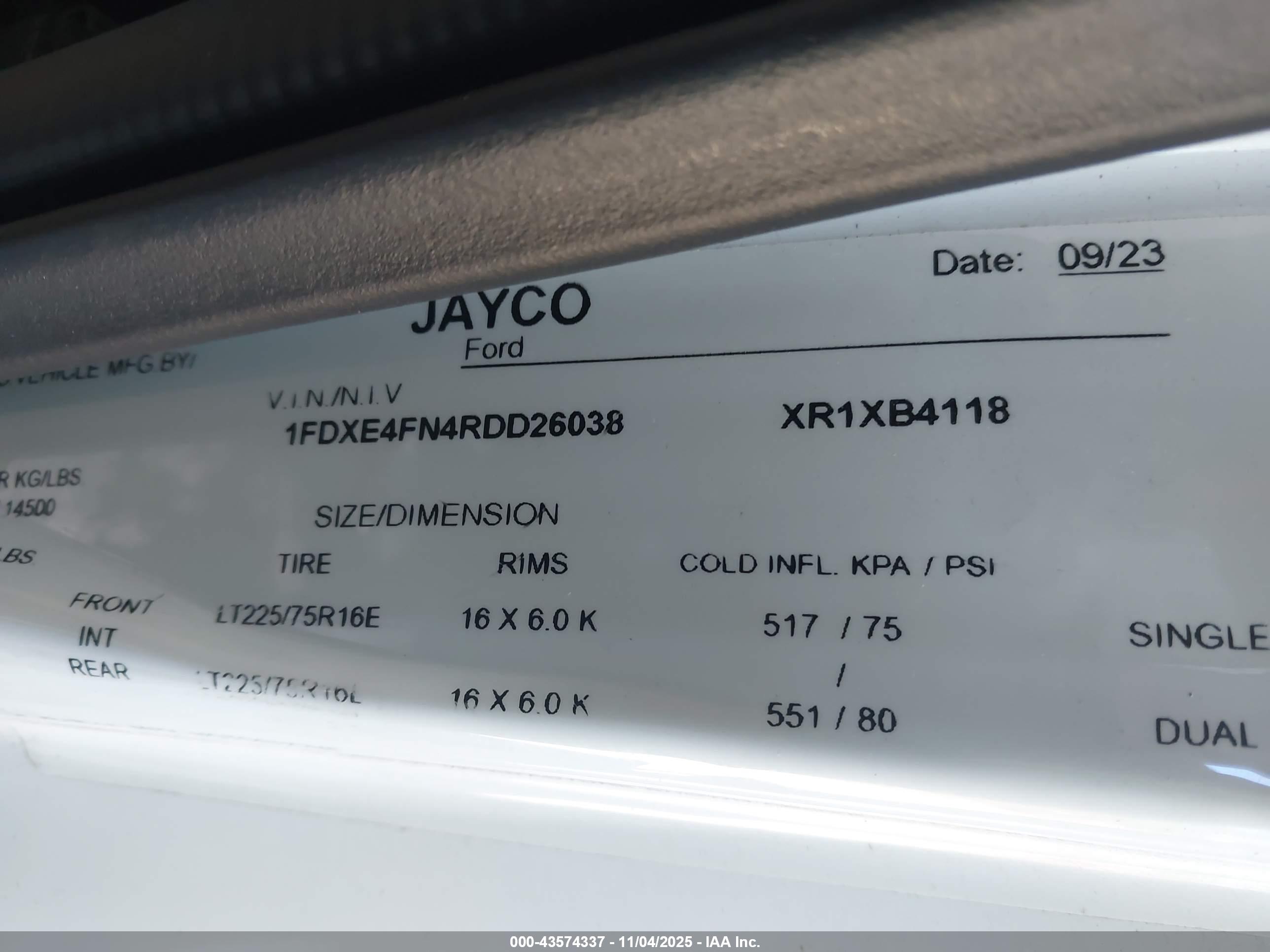 FORD E-450 image 9