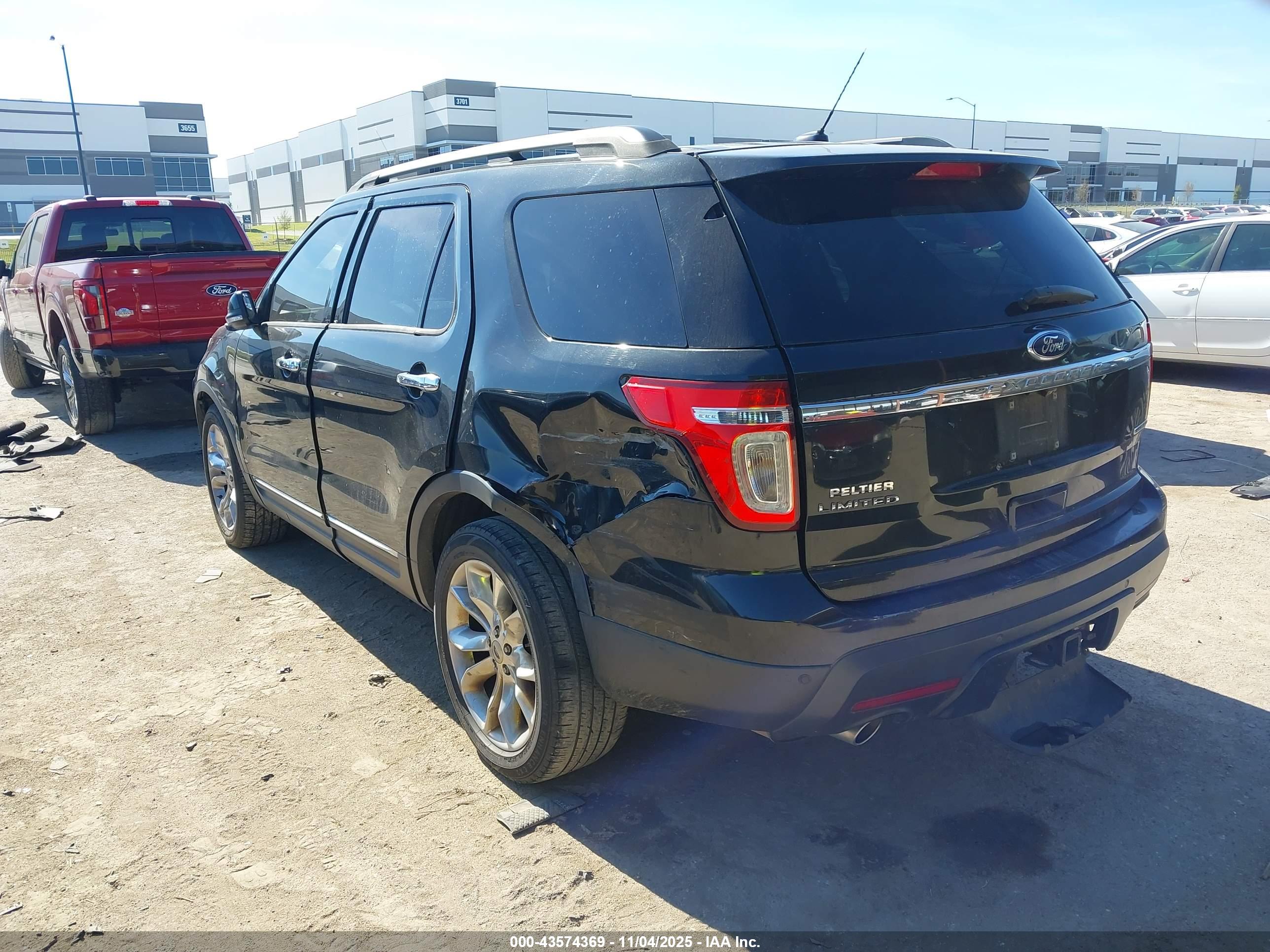 FORD EXPLORER image 3